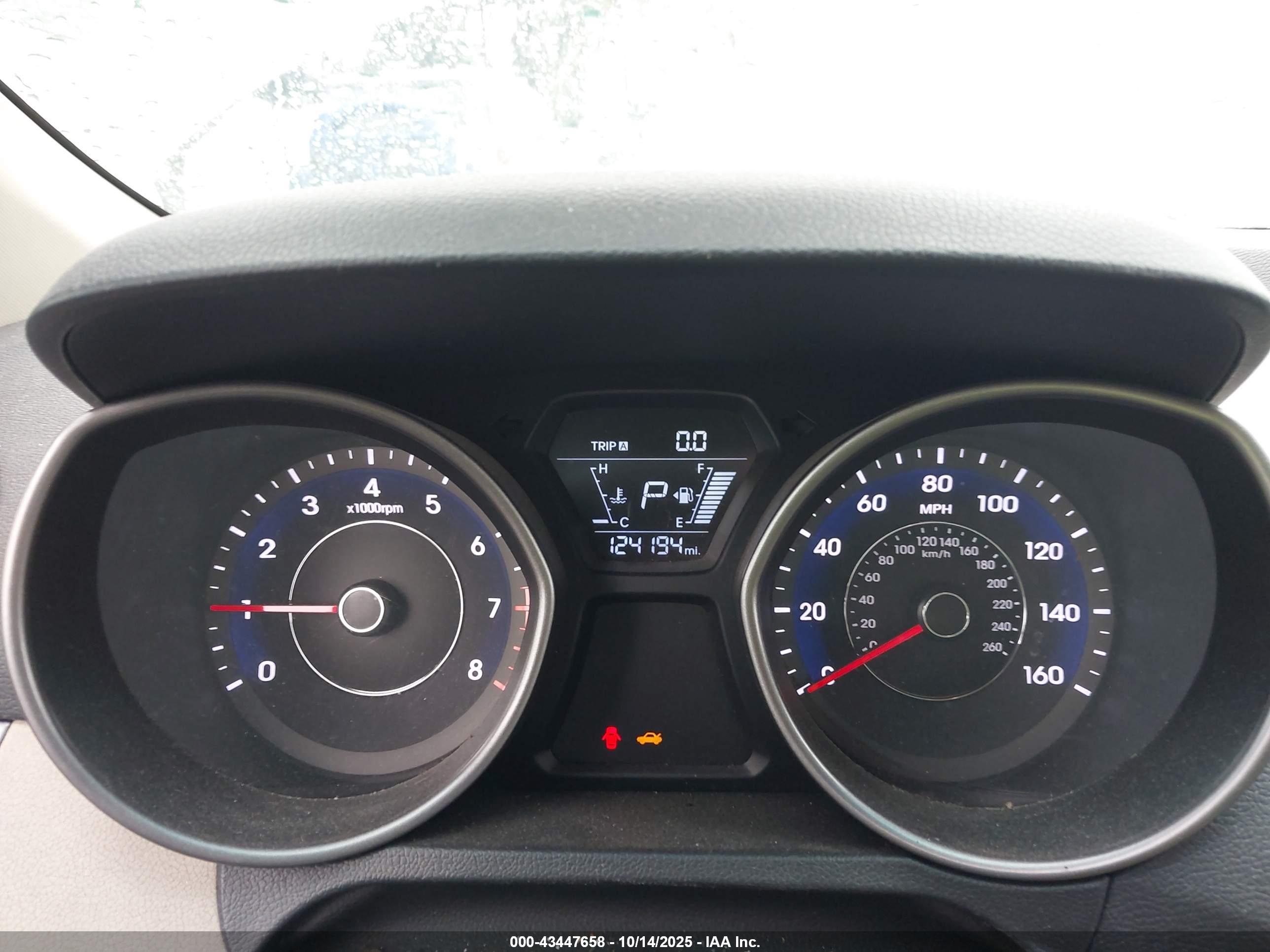 HYUNDAI ELANTRA image 7