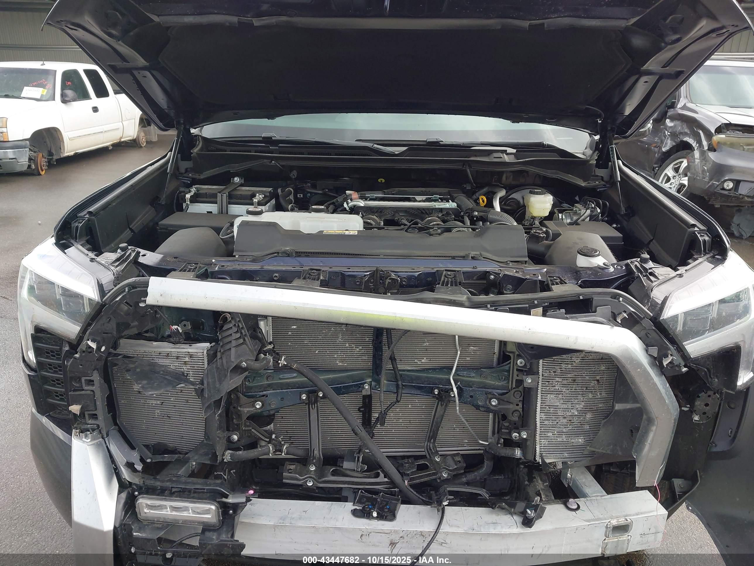TOYOTA TUNDRA image 10