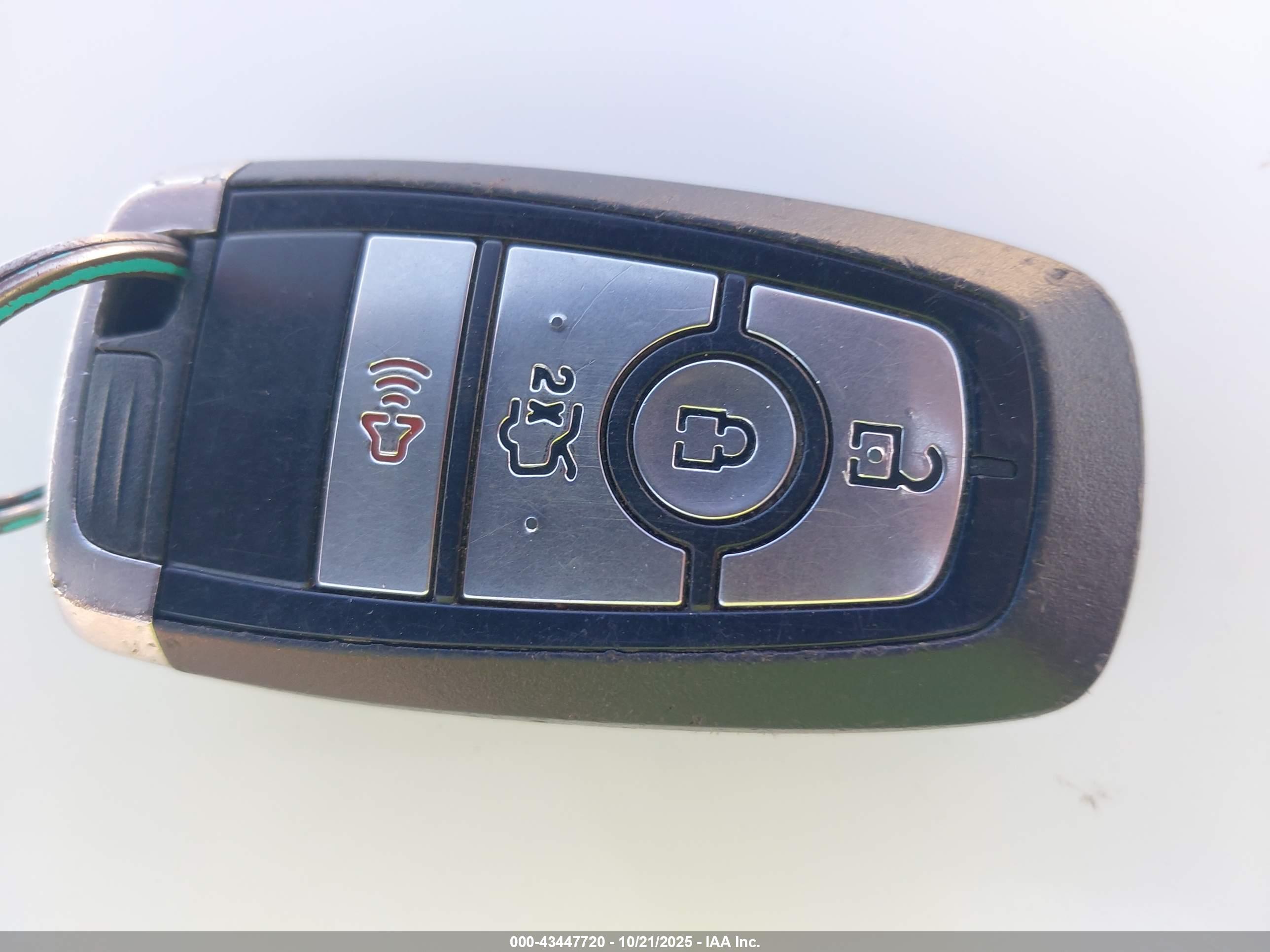 FORD FUSION image 11