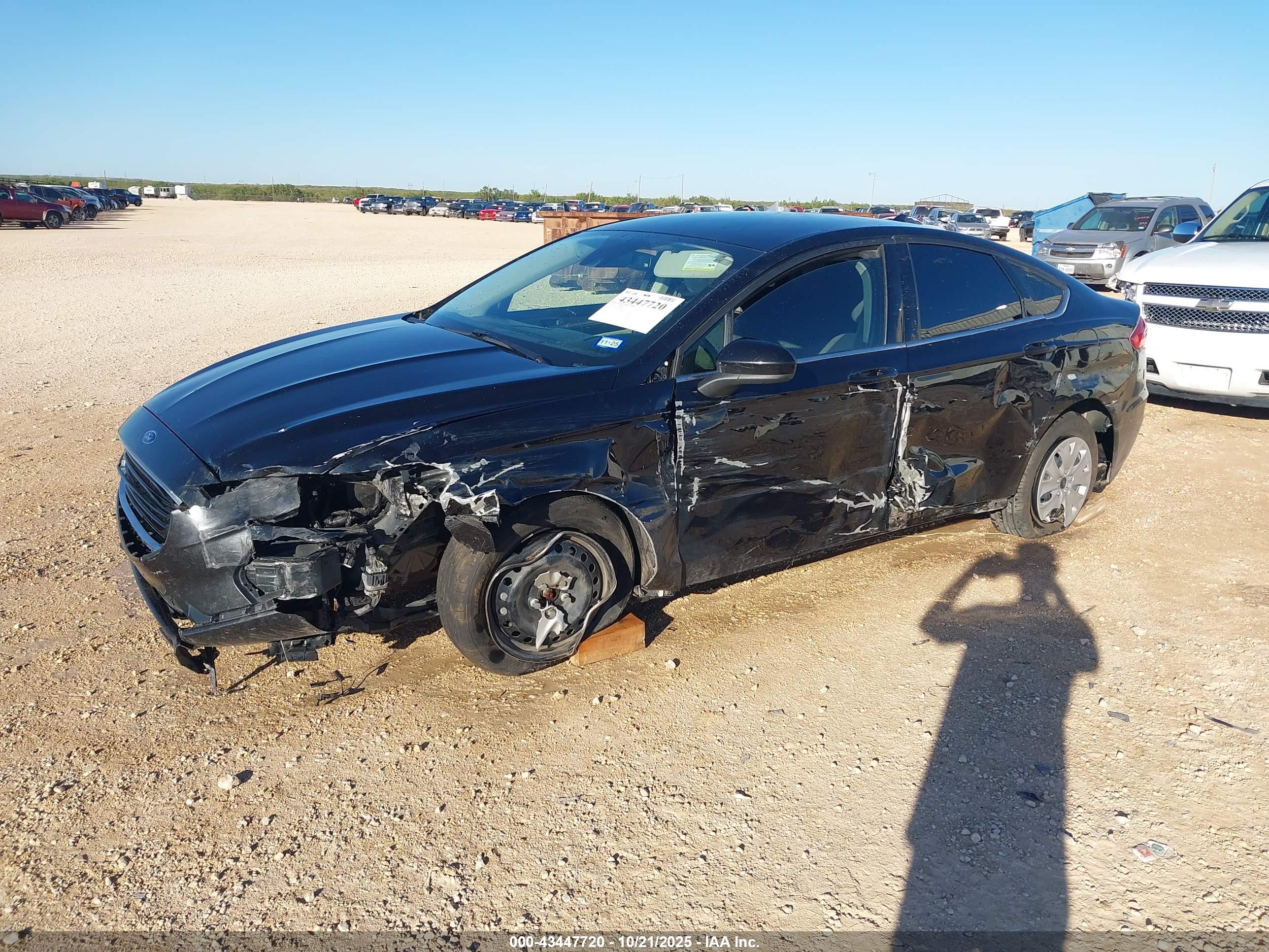 FORD FUSION image 2