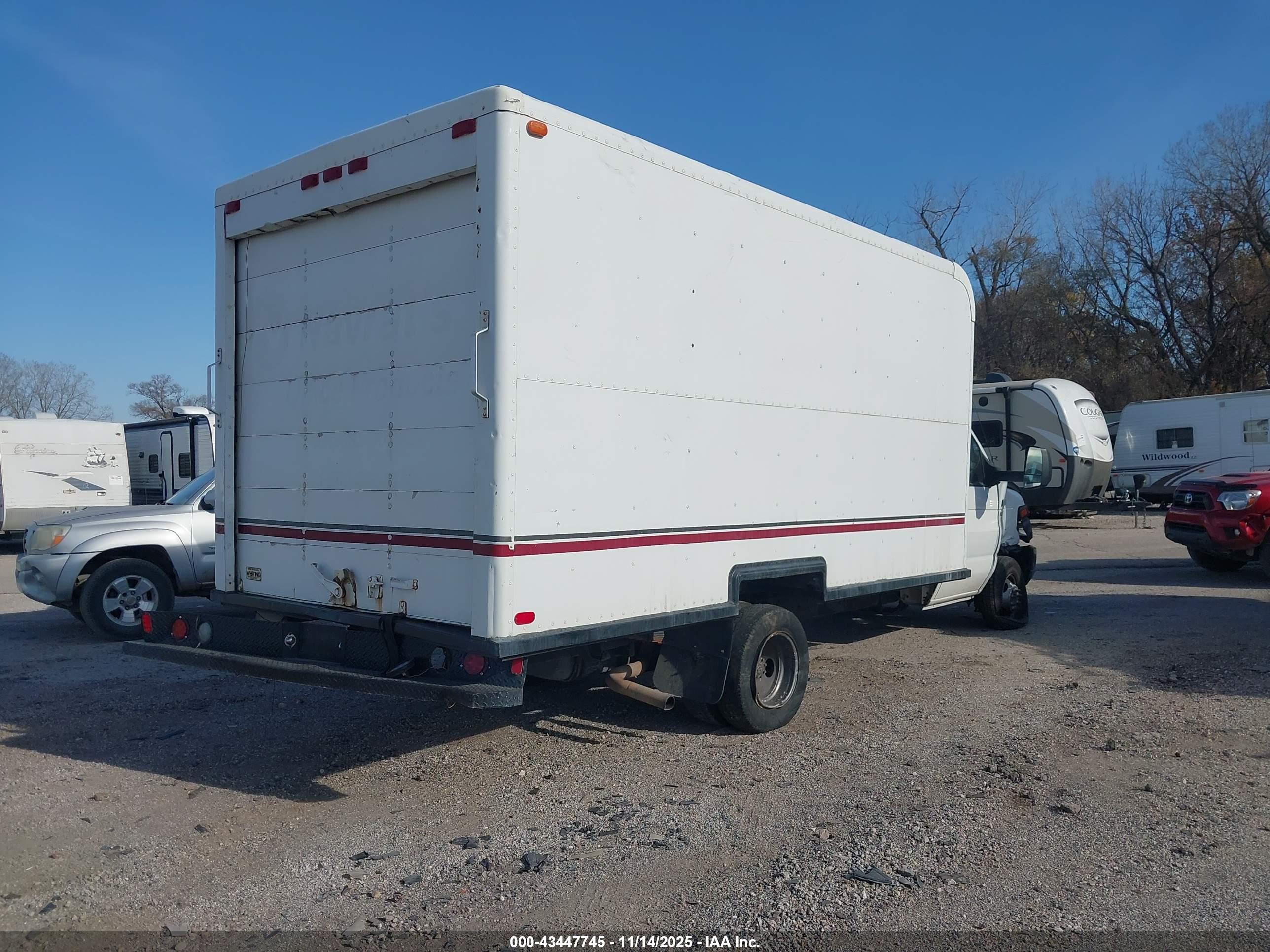 FORD E-450 image 4