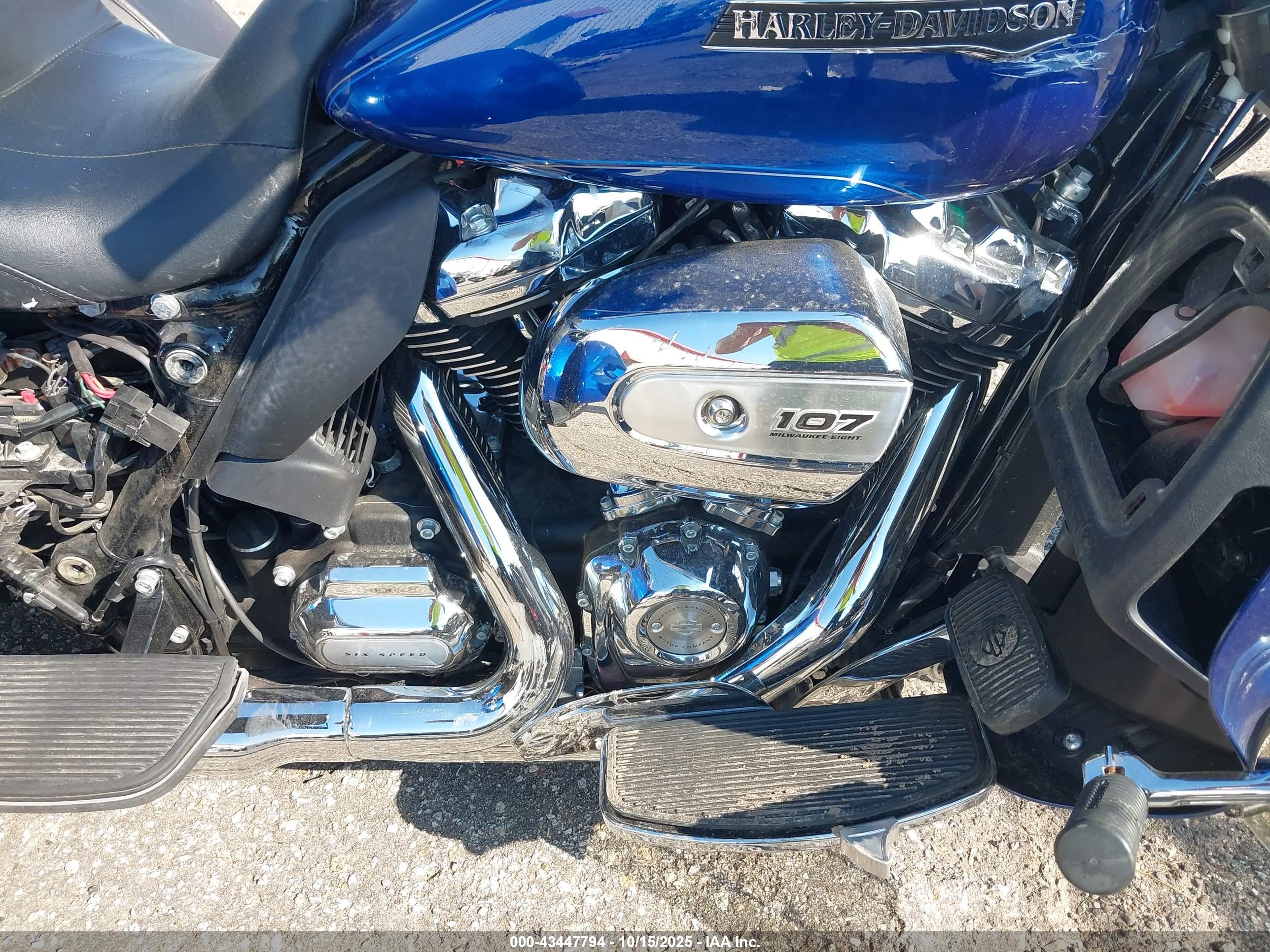 HARLEY-DAVIDSON FLHTCUTG image 8
