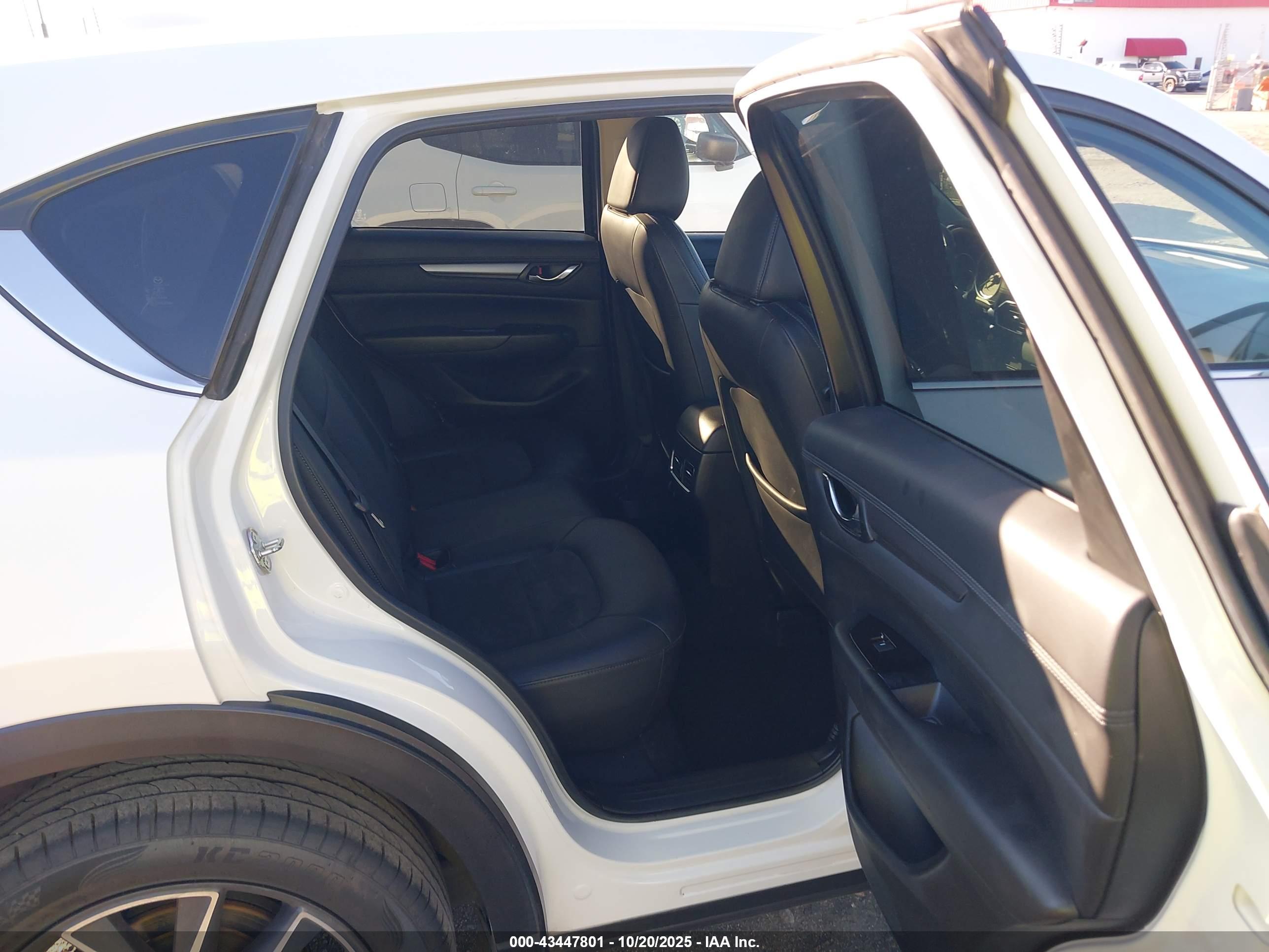 MAZDA CX-5 image 8