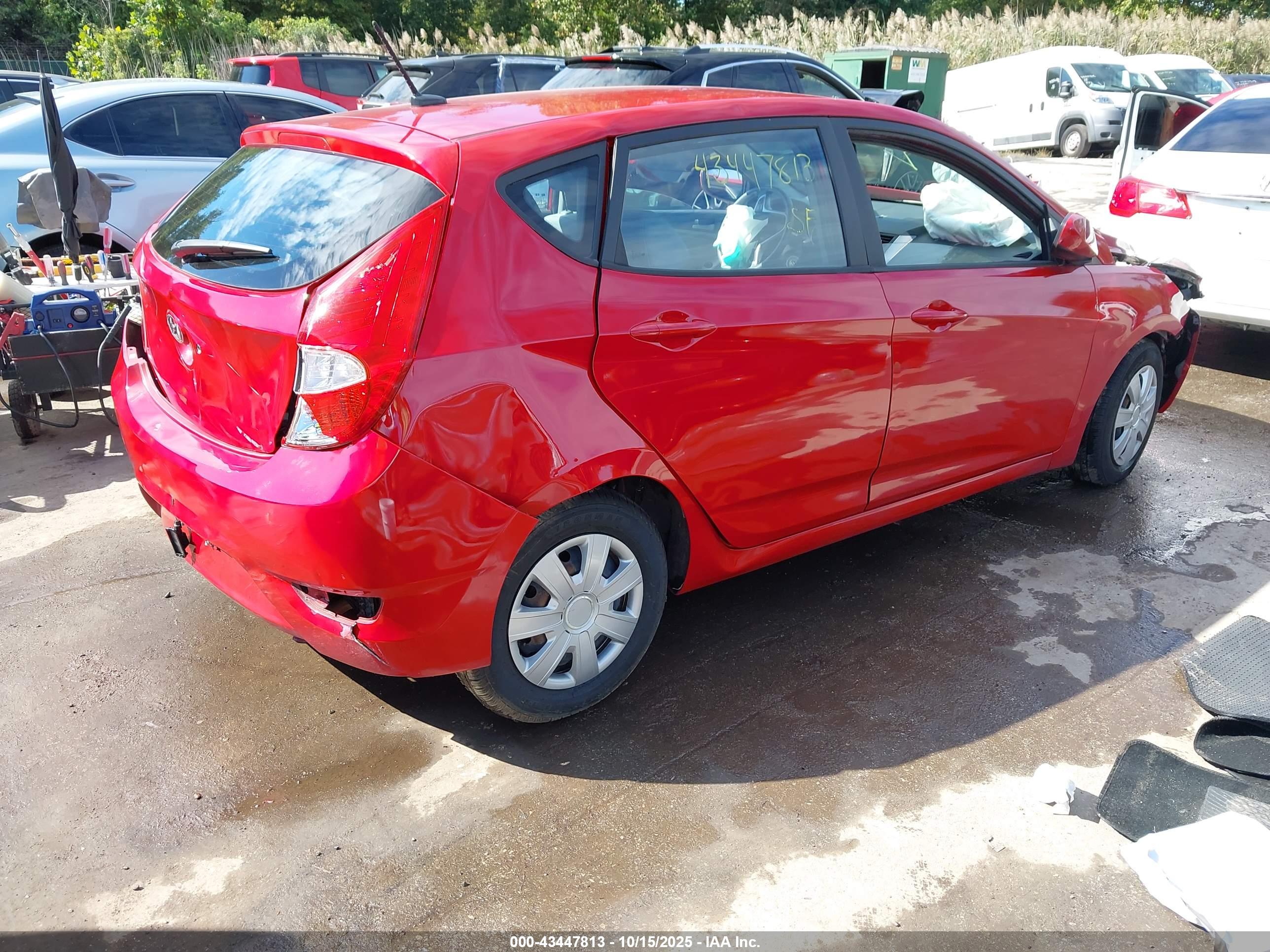 HYUNDAI ACCENT image 4