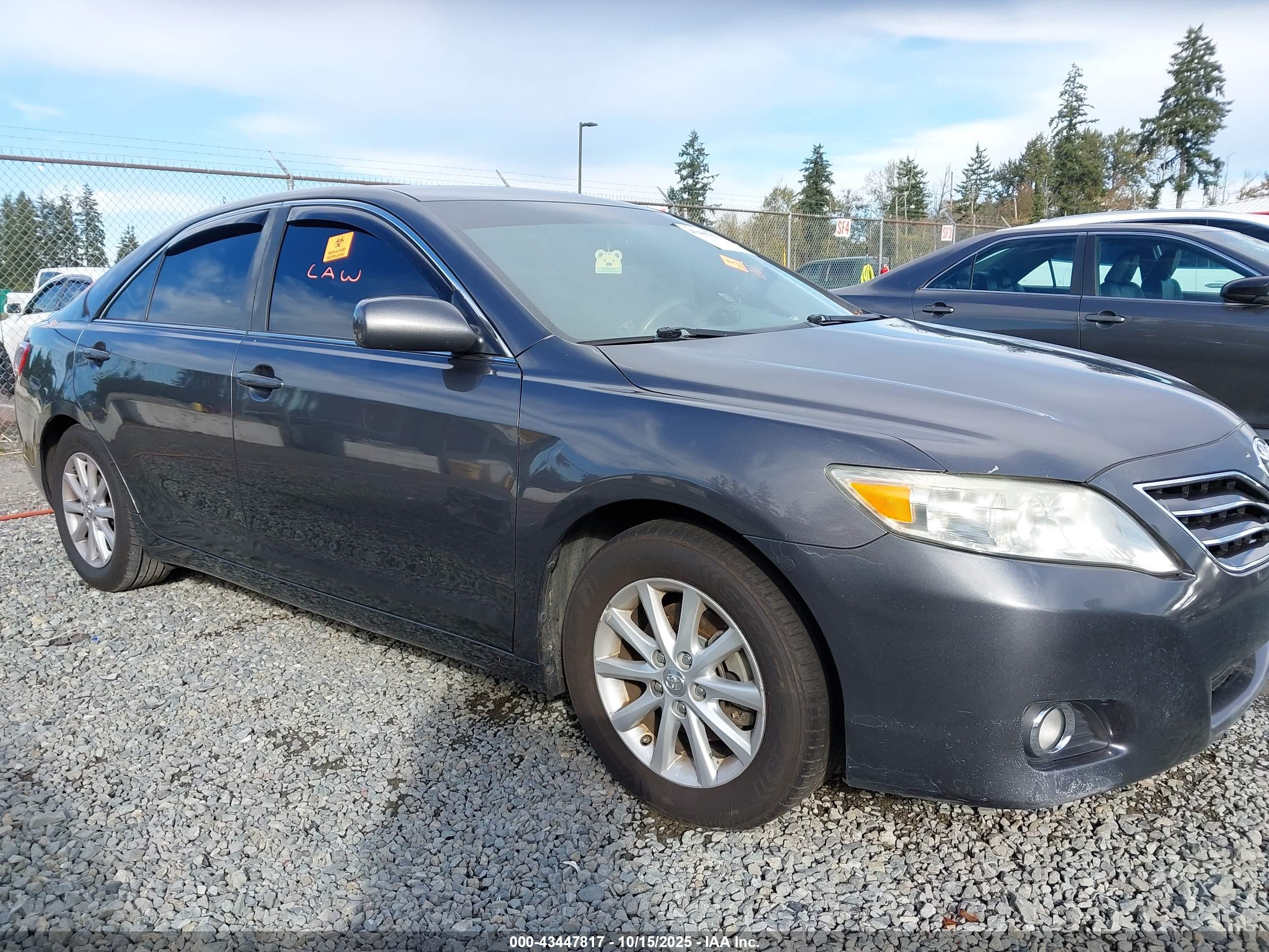 TOYOTA CAMRY image 6