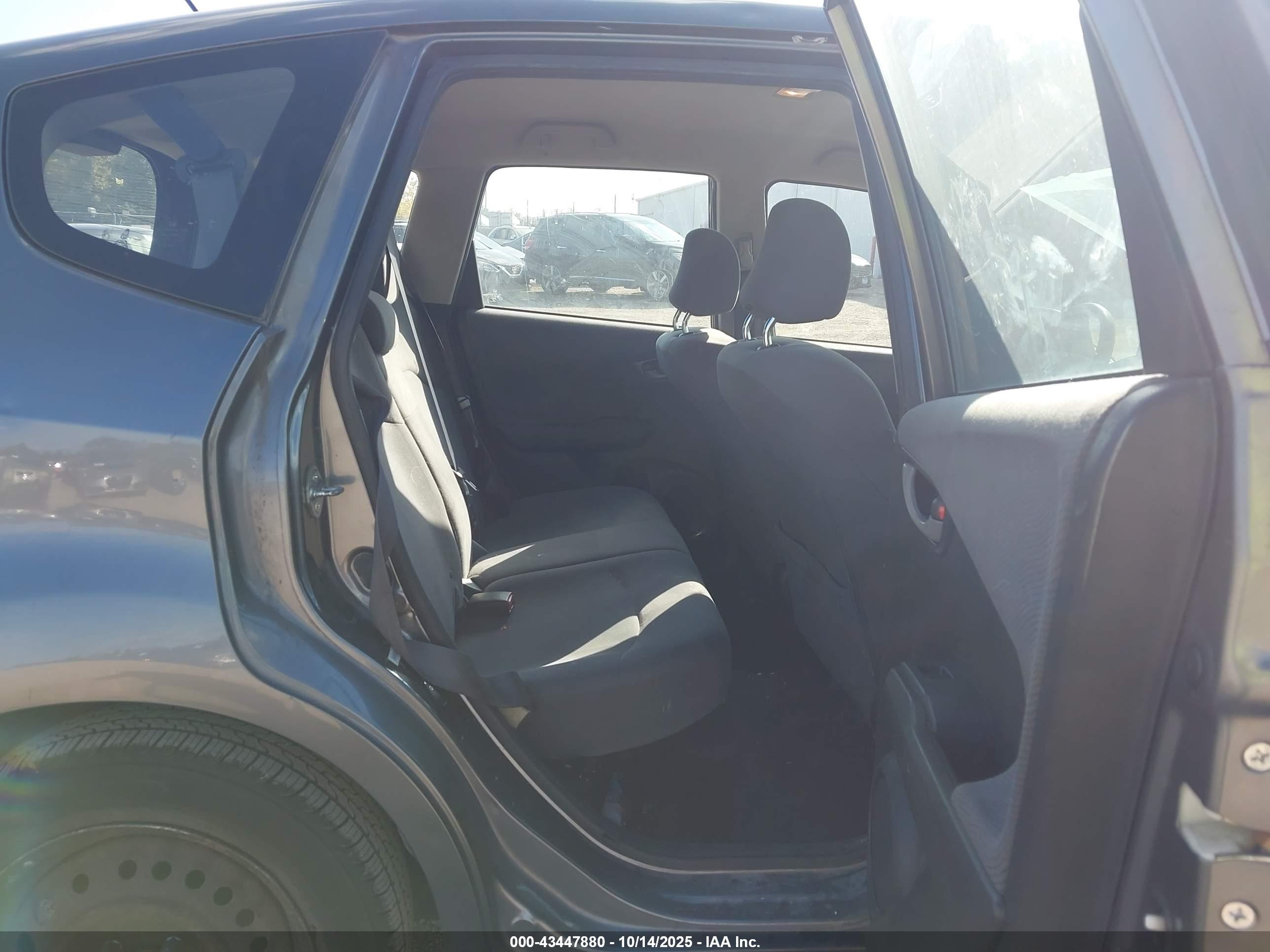 HONDA FIT image 8
