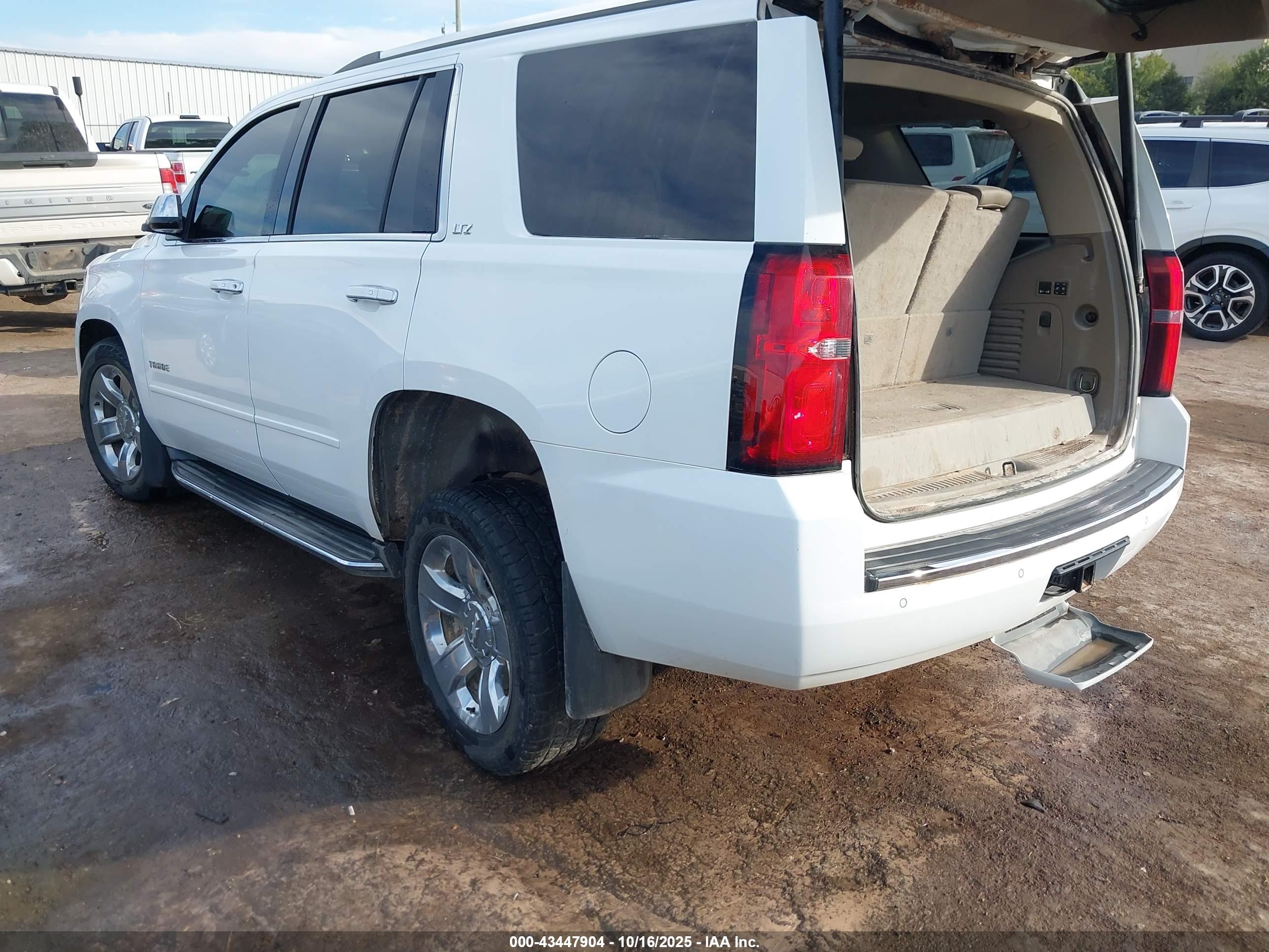 CHEVROLET TAHOE image 3