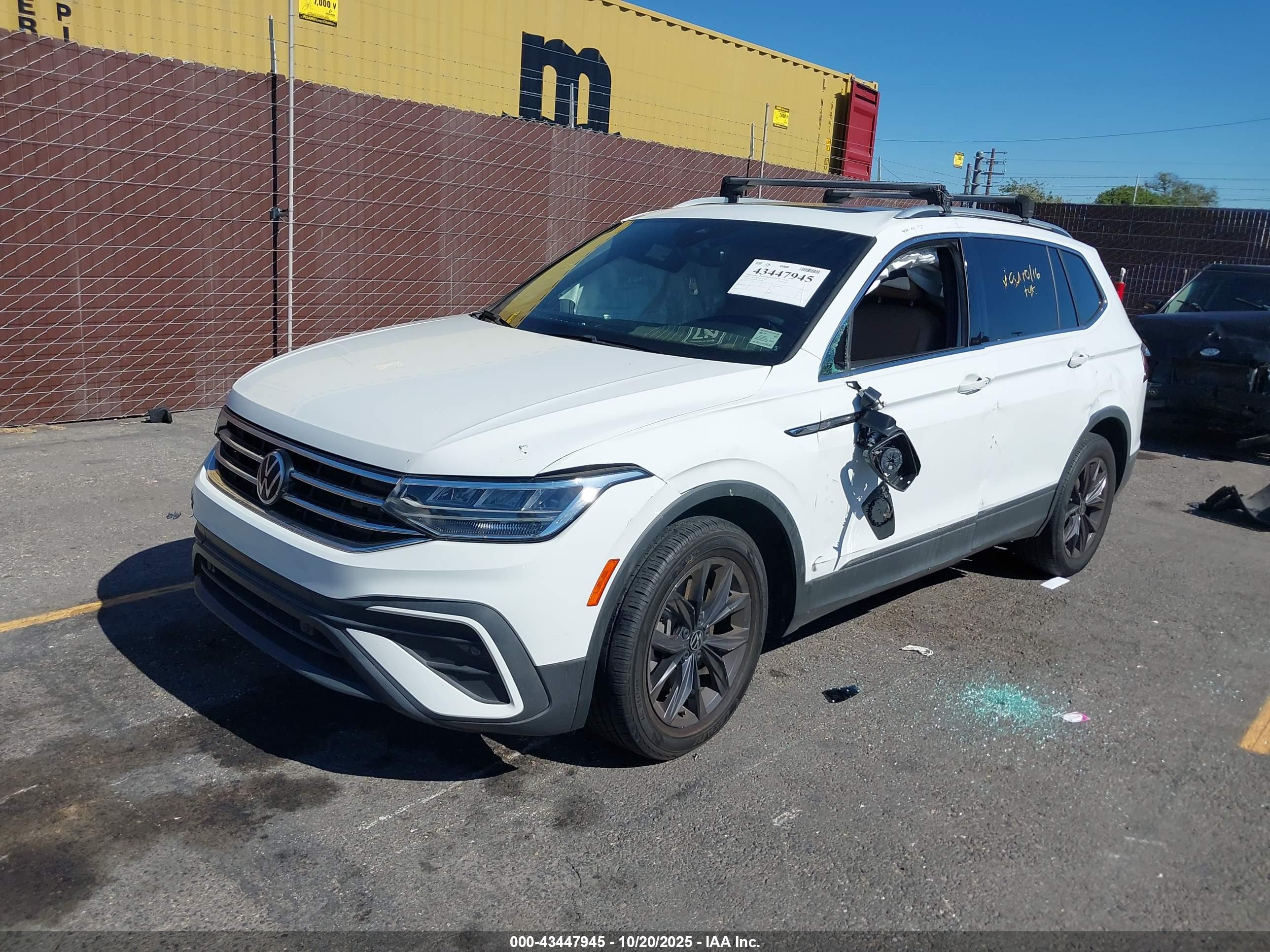 VOLKSWAGEN TIGUAN image 2
