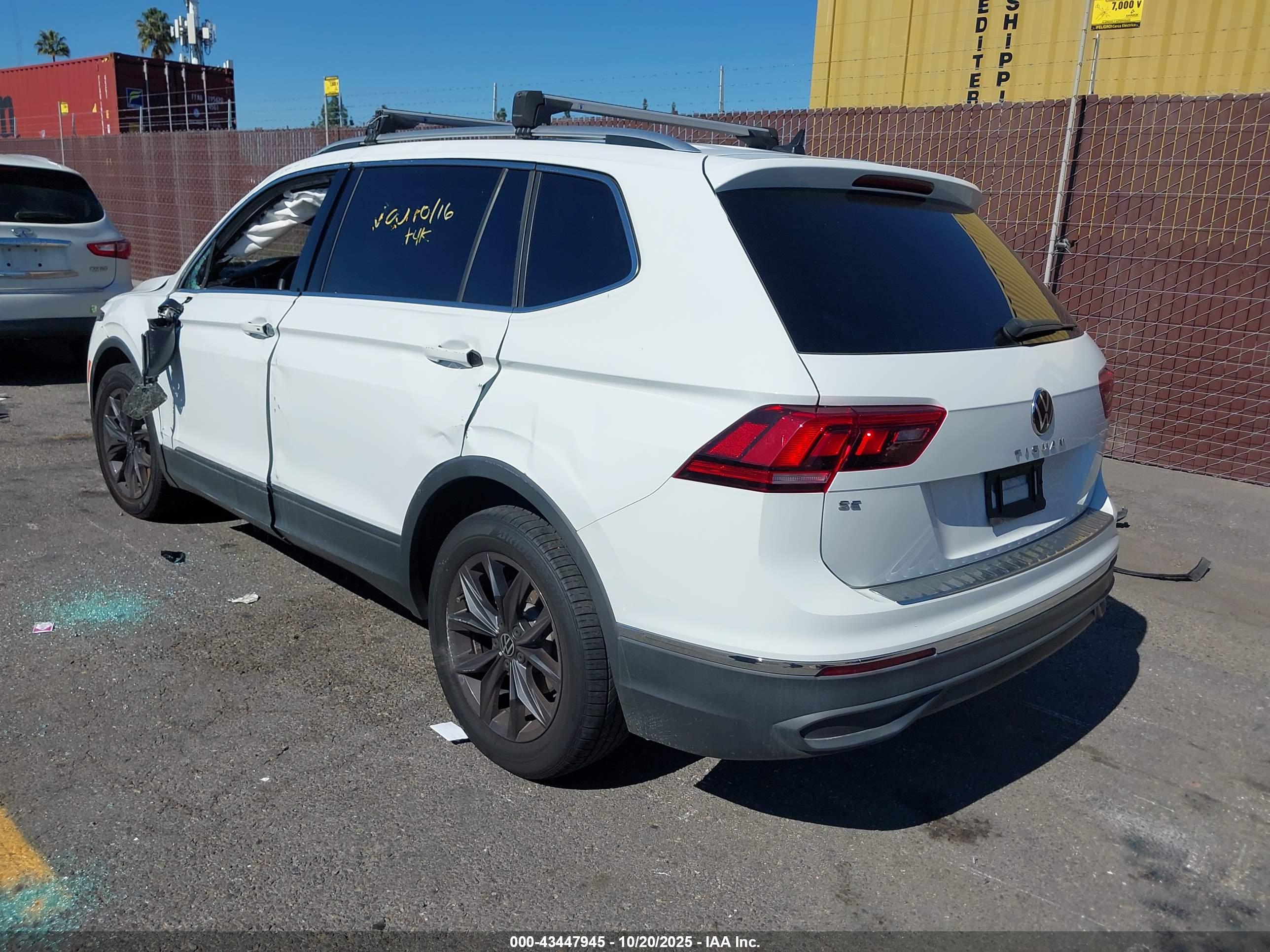 VOLKSWAGEN TIGUAN image 3