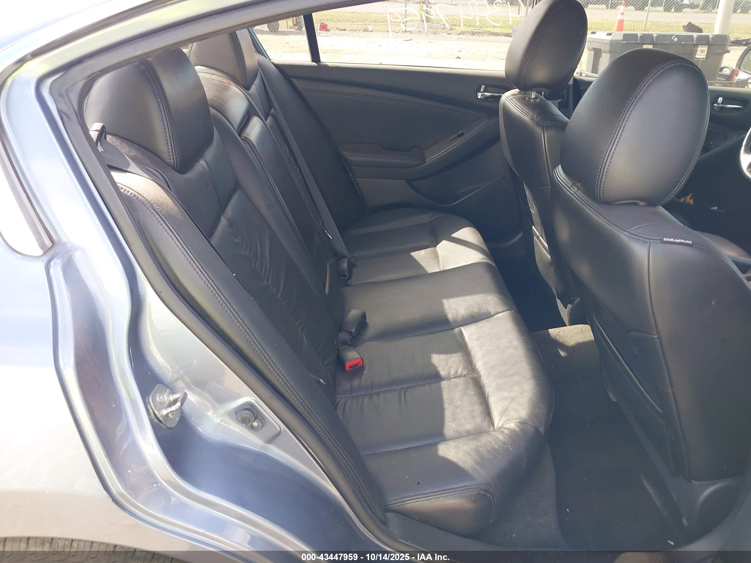 NISSAN ALTIMA image 8