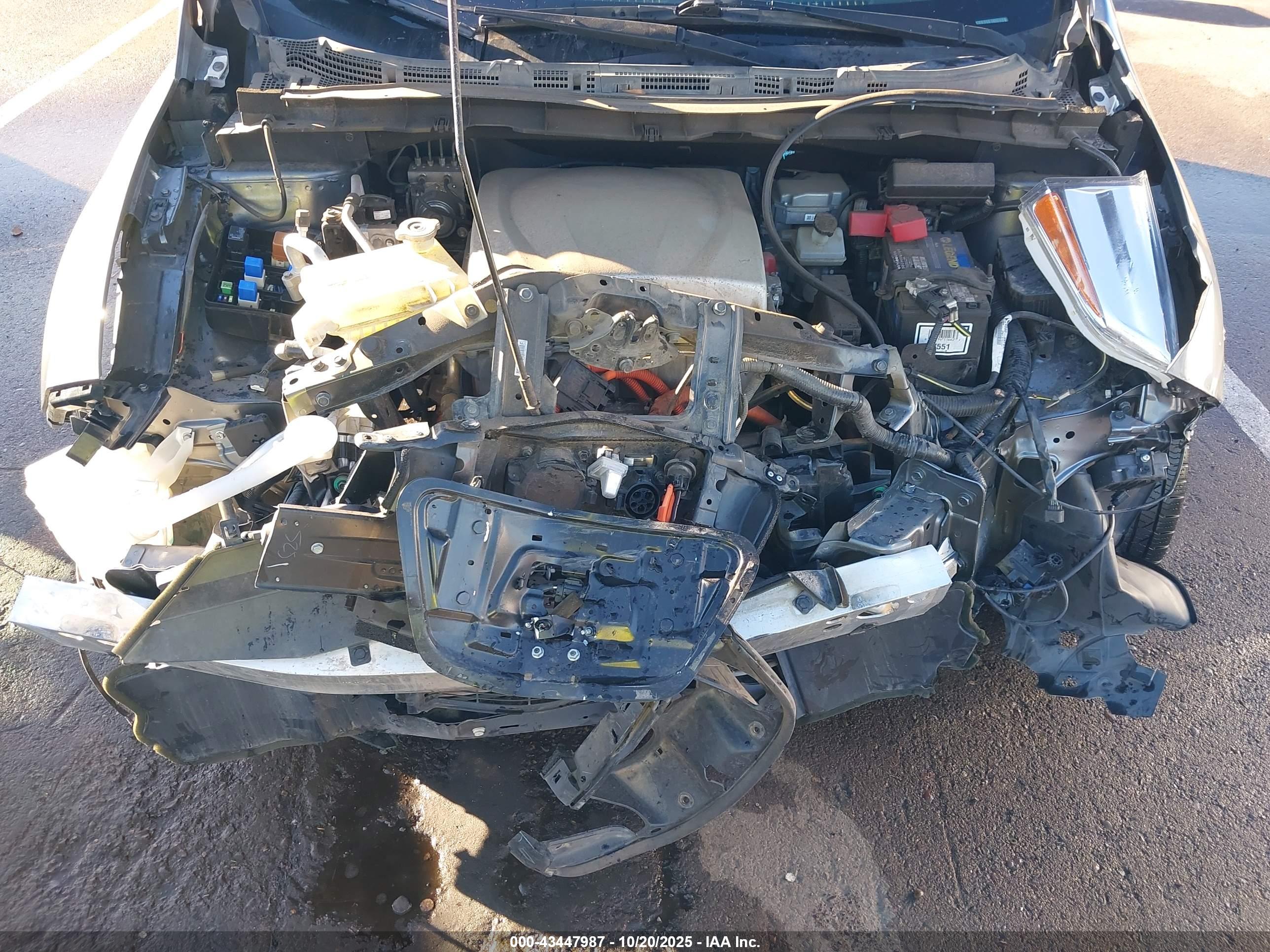 NISSAN LEAF image 10