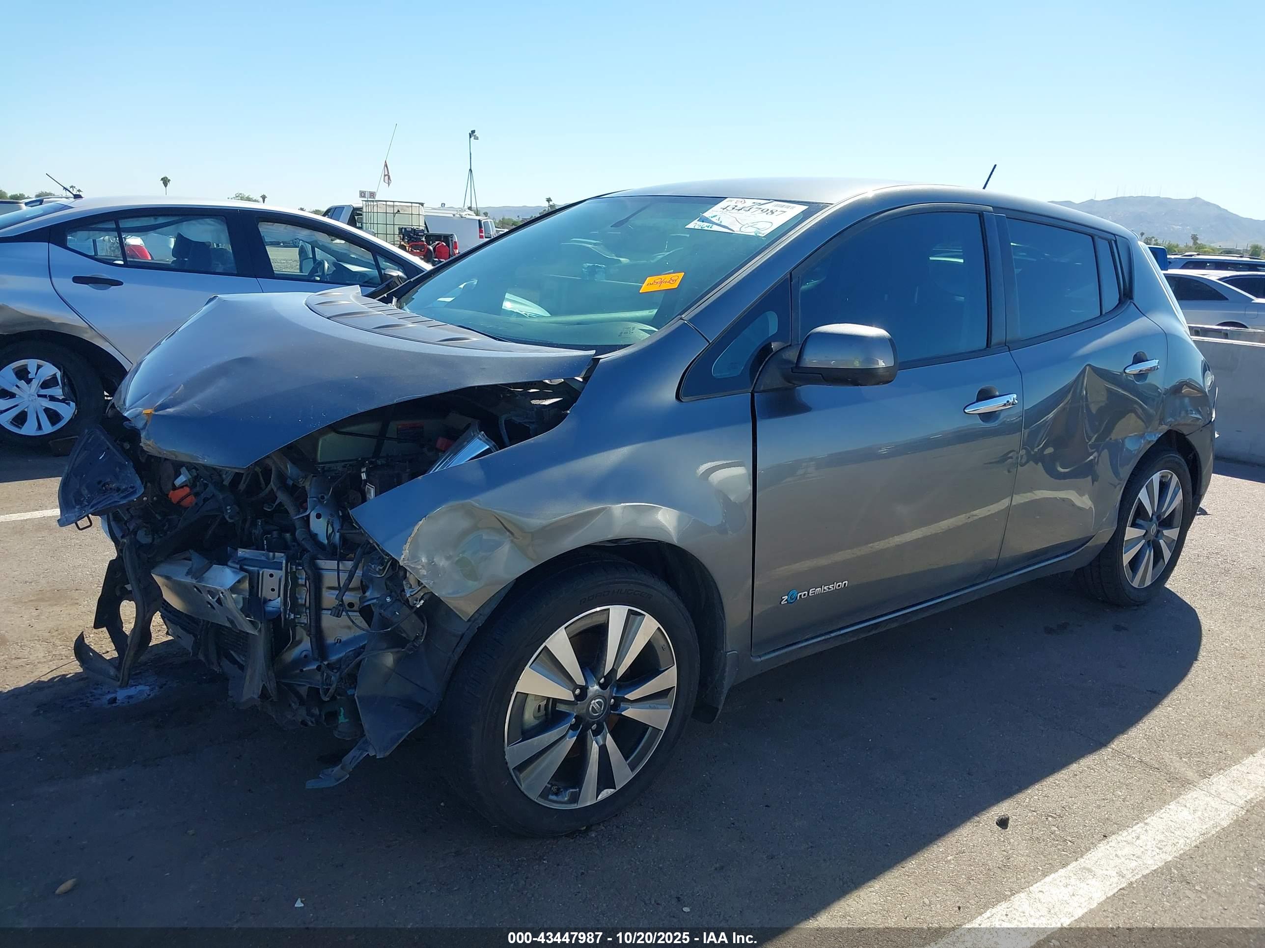NISSAN LEAF image 2