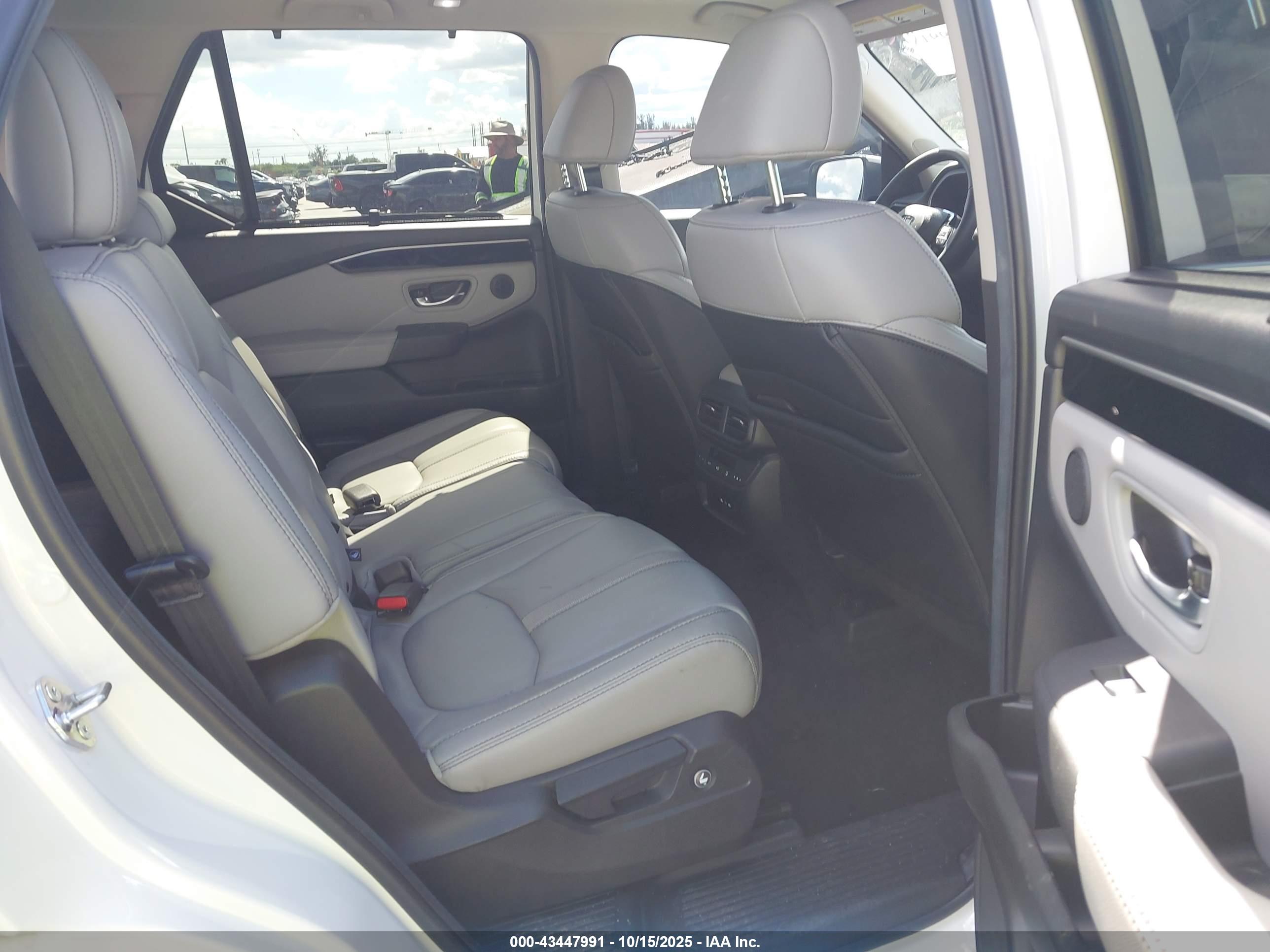 HONDA PILOT image 8
