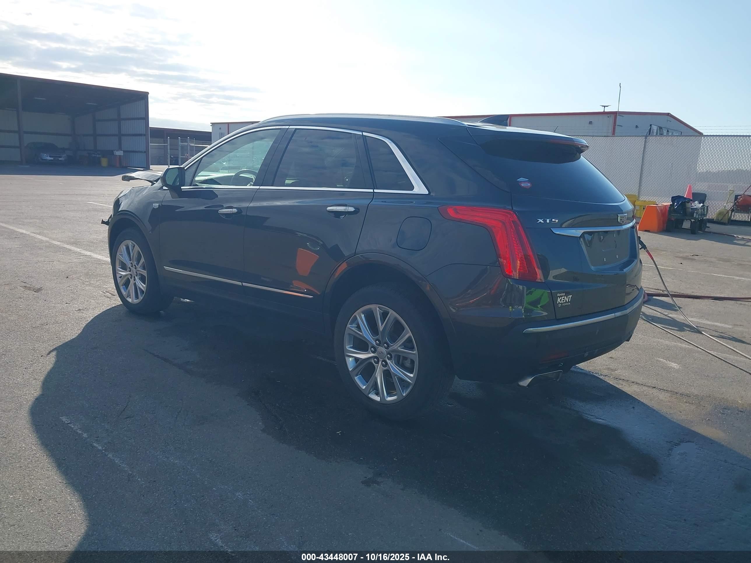 CADILLAC XT5 image 3