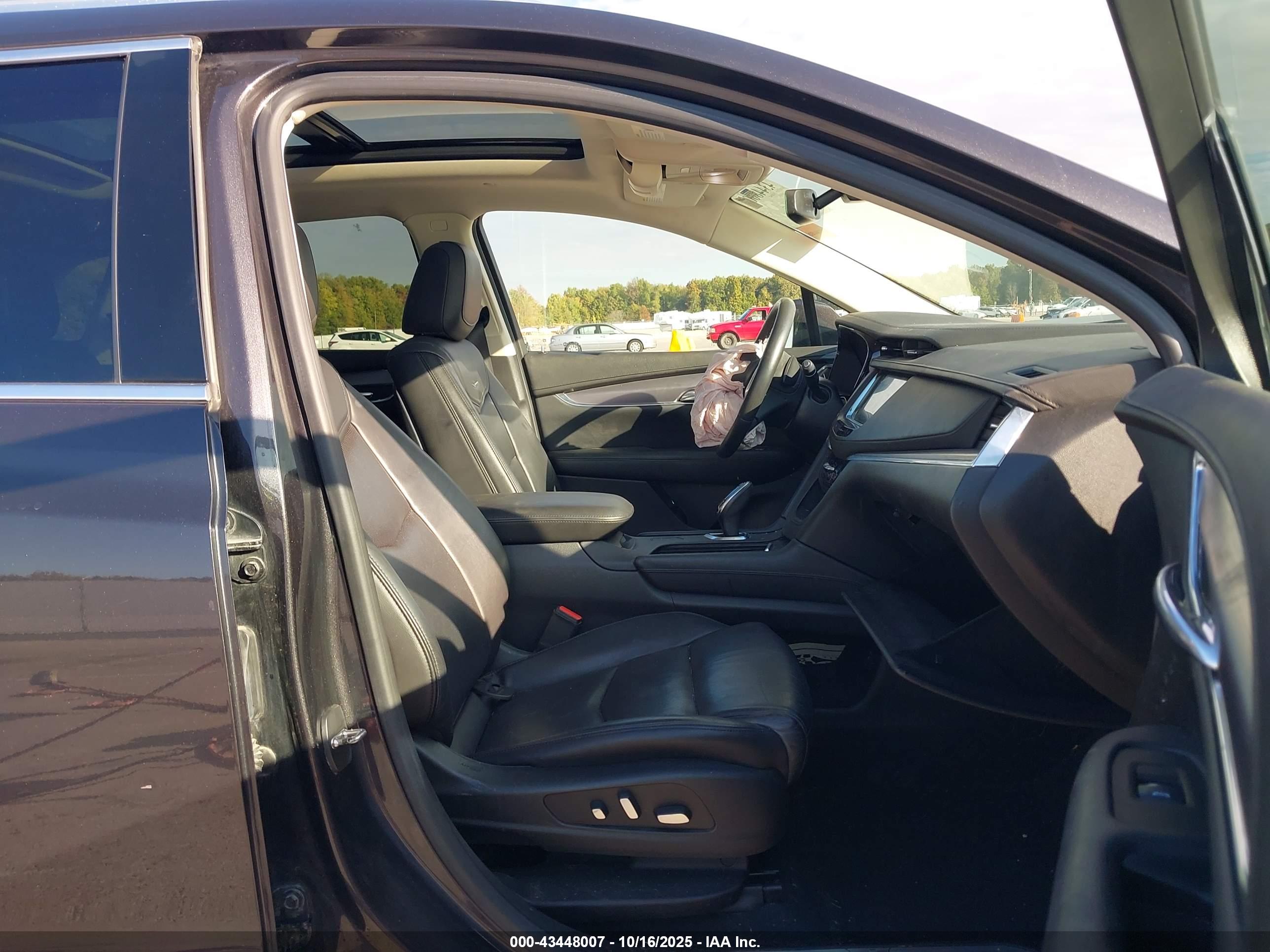 CADILLAC XT5 image 5
