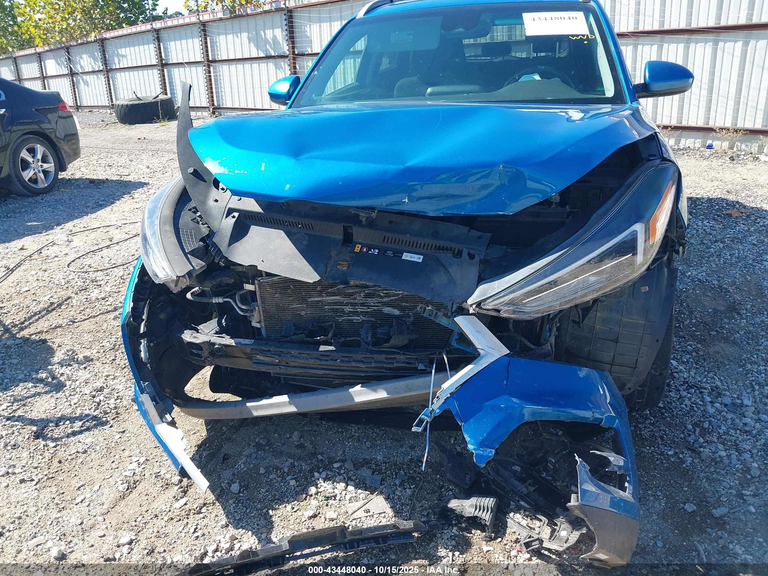 HYUNDAI TUCSON image 6
