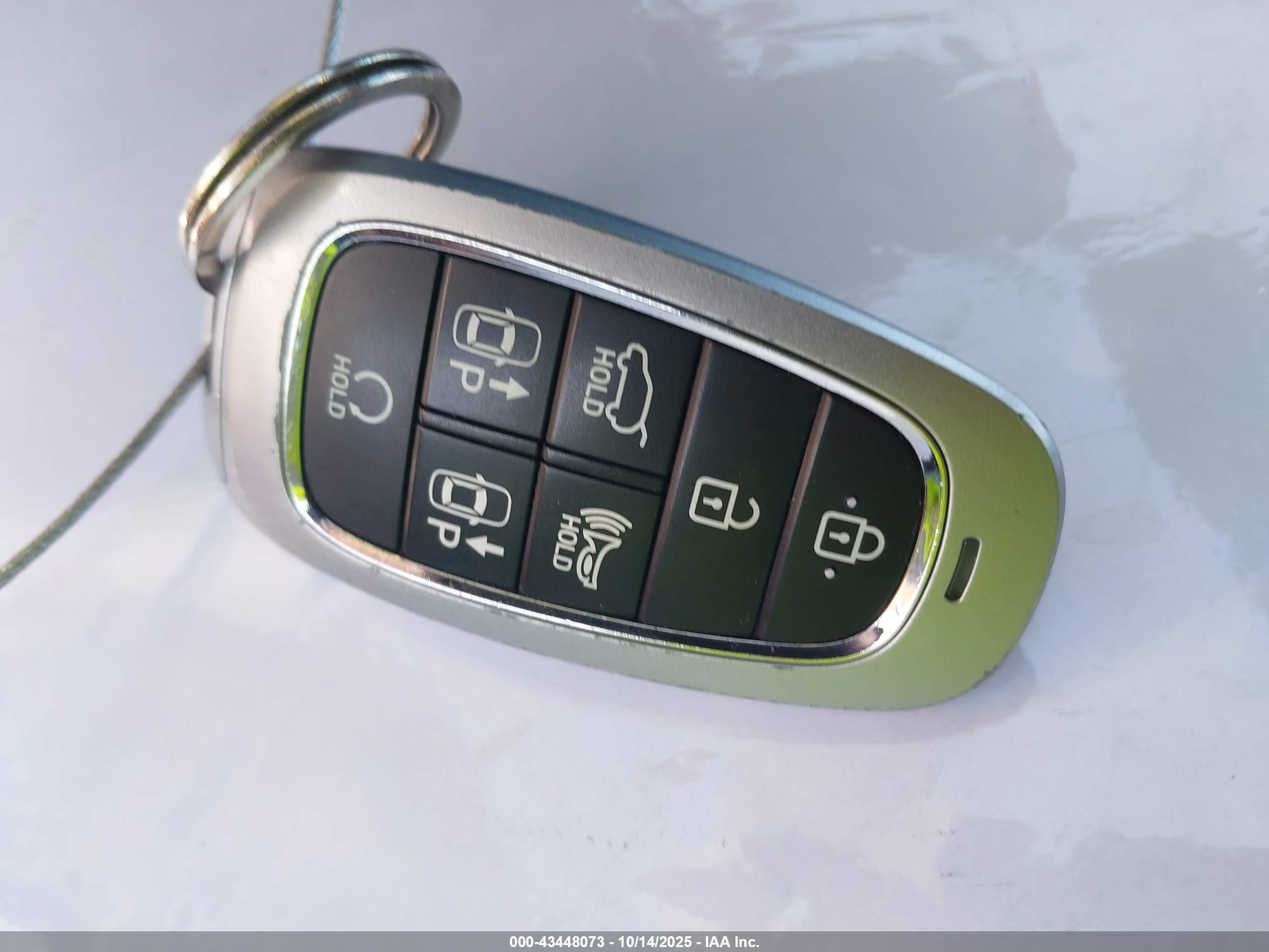 HYUNDAI SANTA image 11