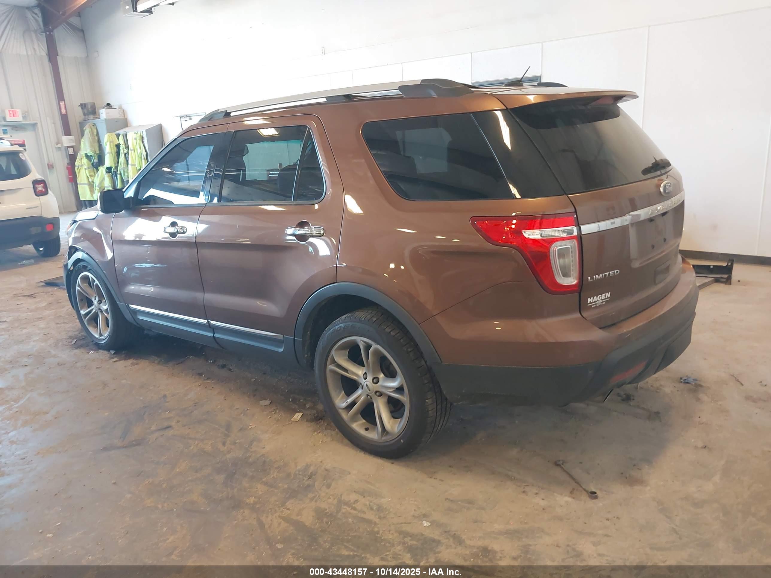 FORD EXPLORER image 3
