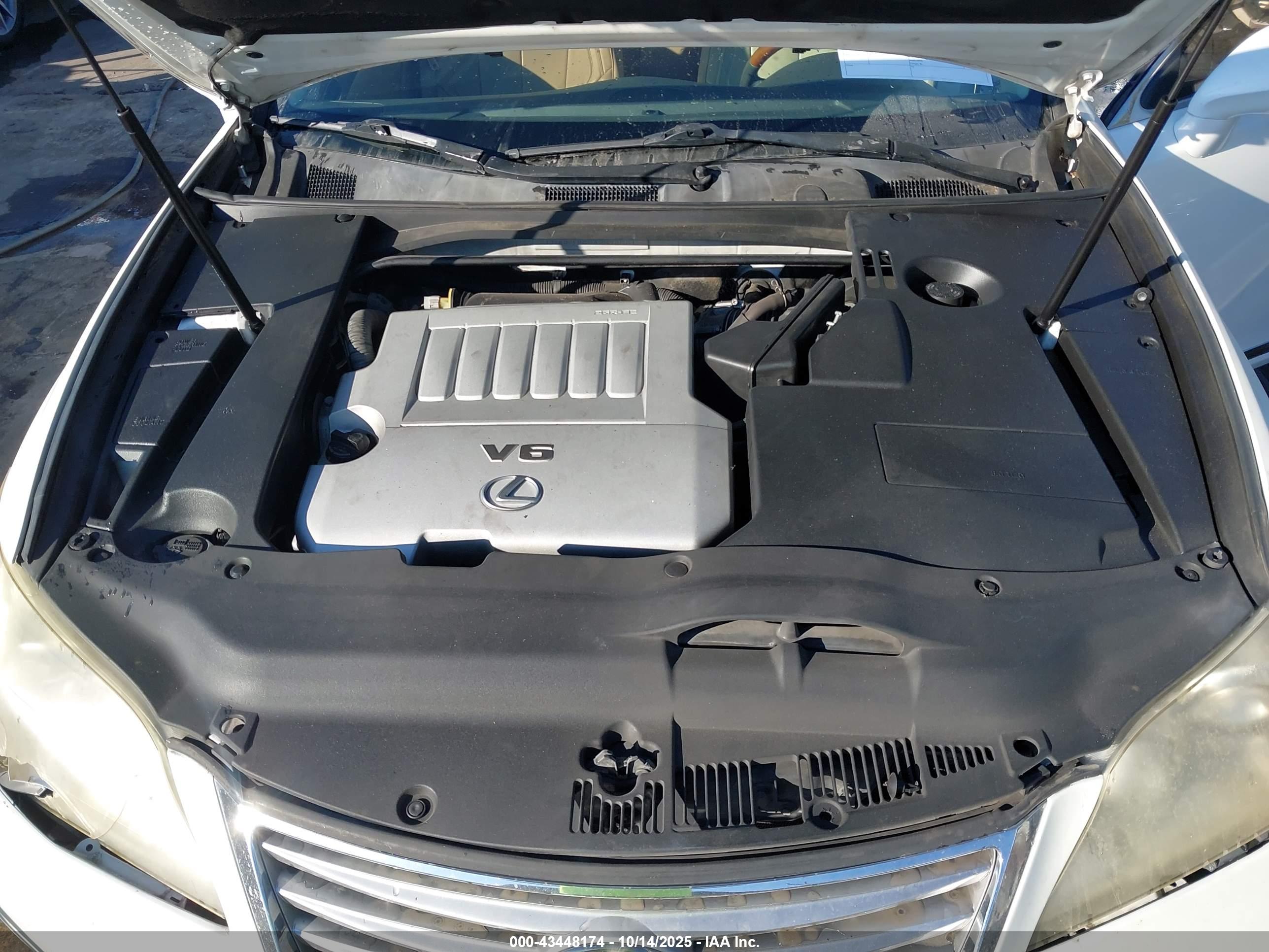 LEXUS ES image 10