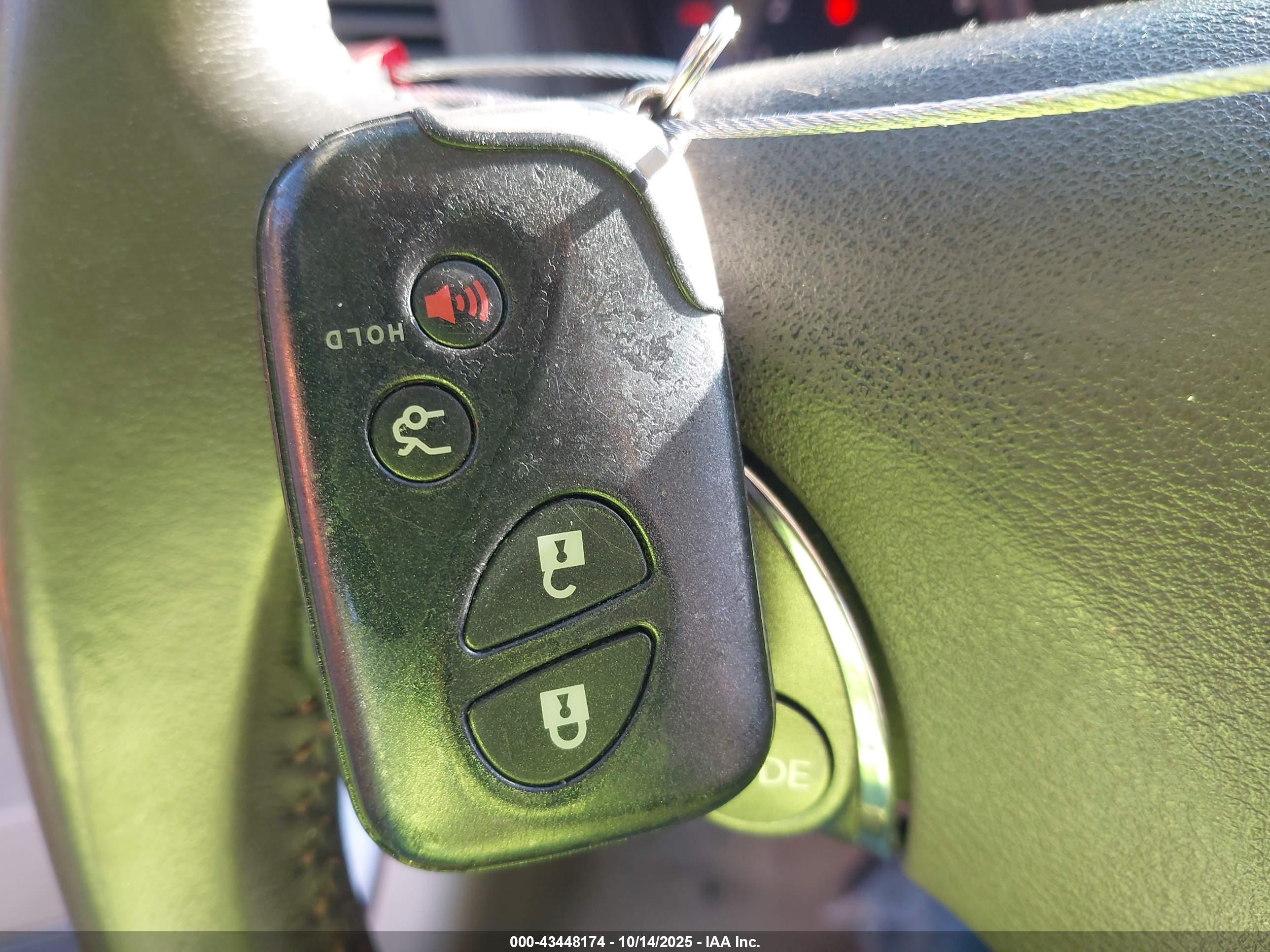 LEXUS ES image 11