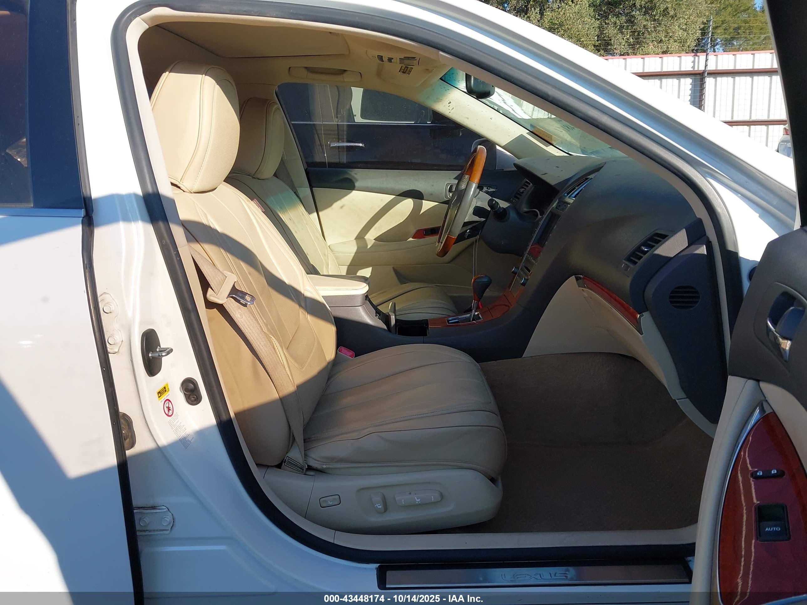 LEXUS ES image 5