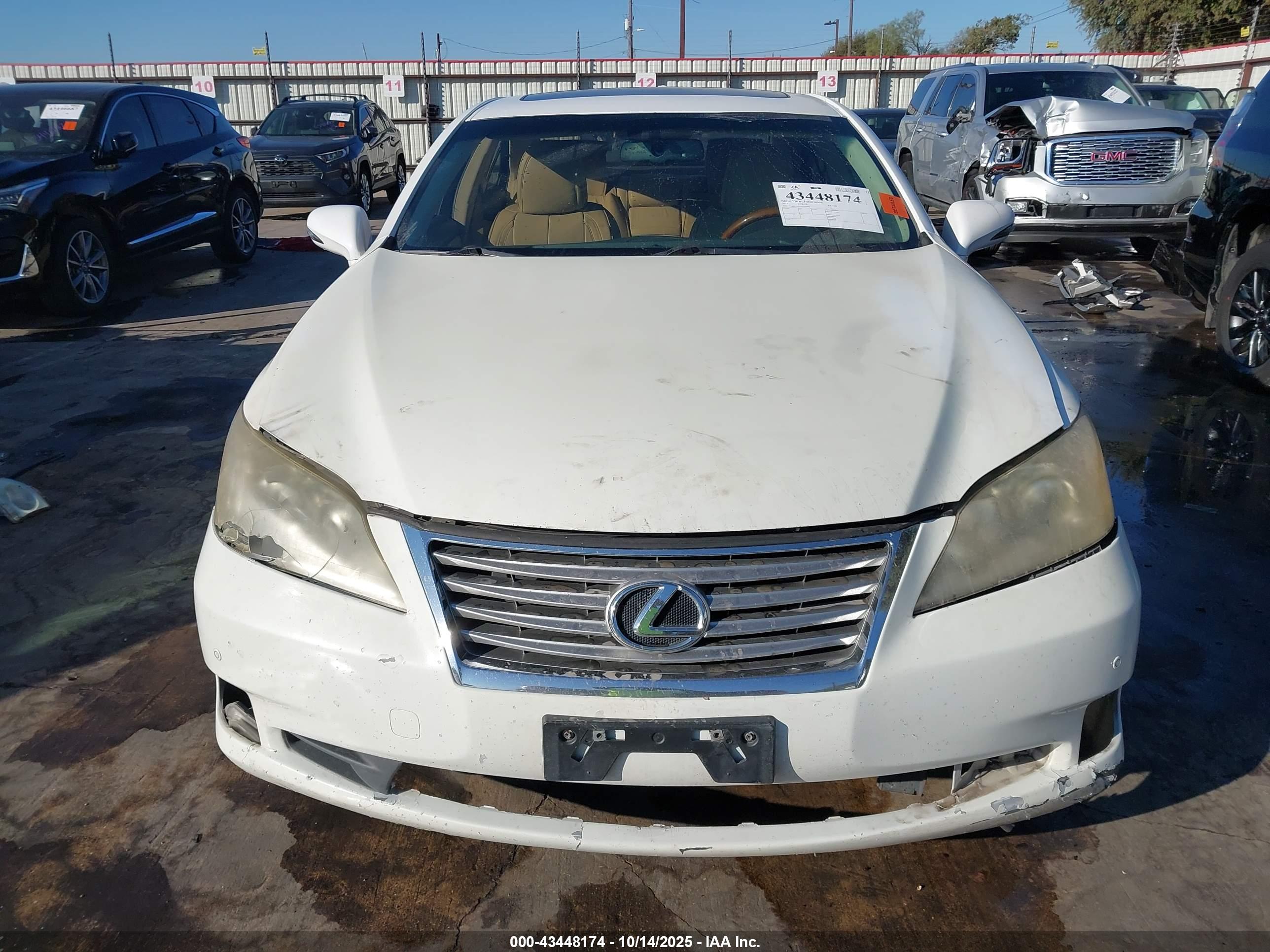 LEXUS ES image 6