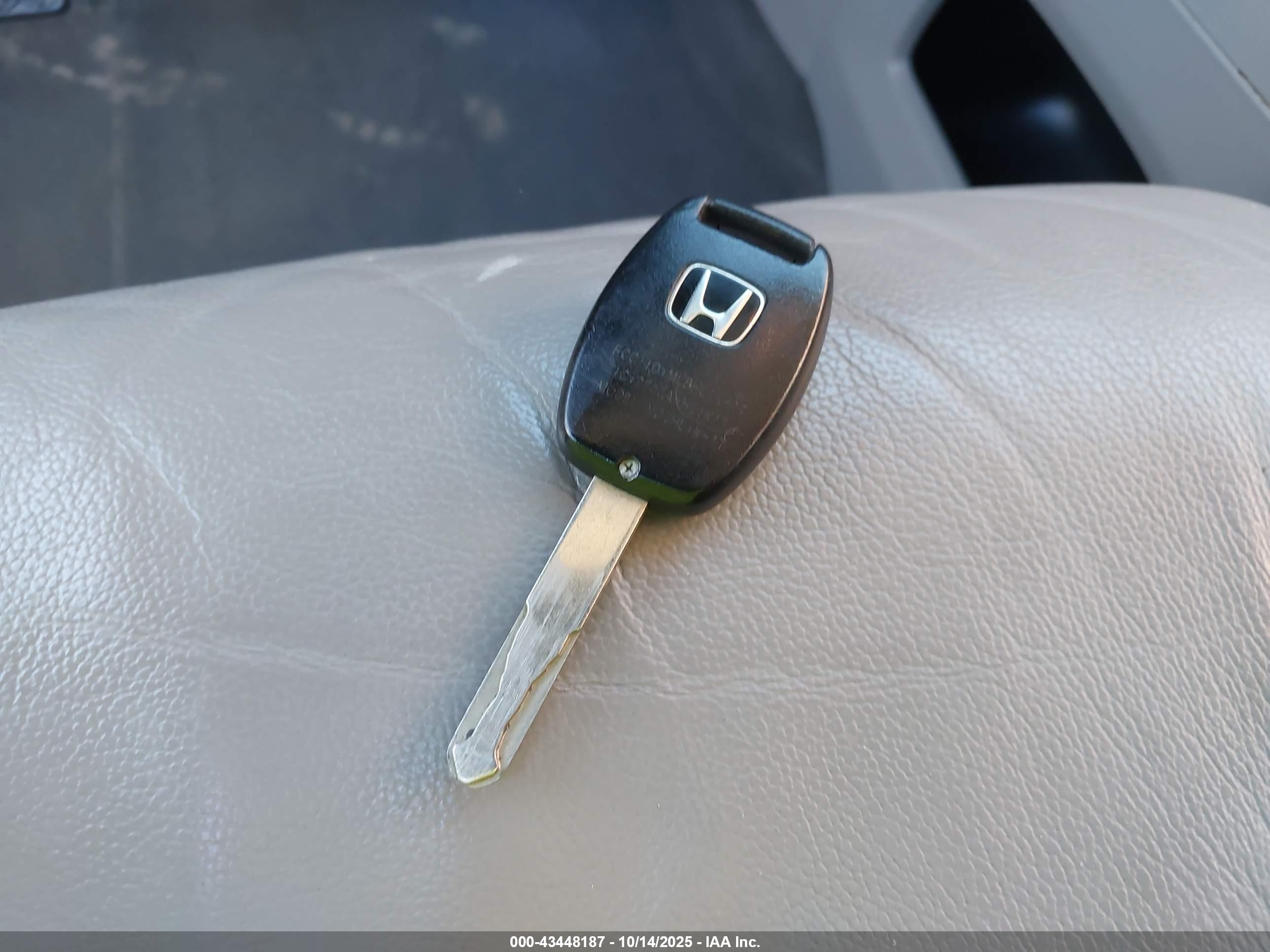 HONDA CR-V image 11