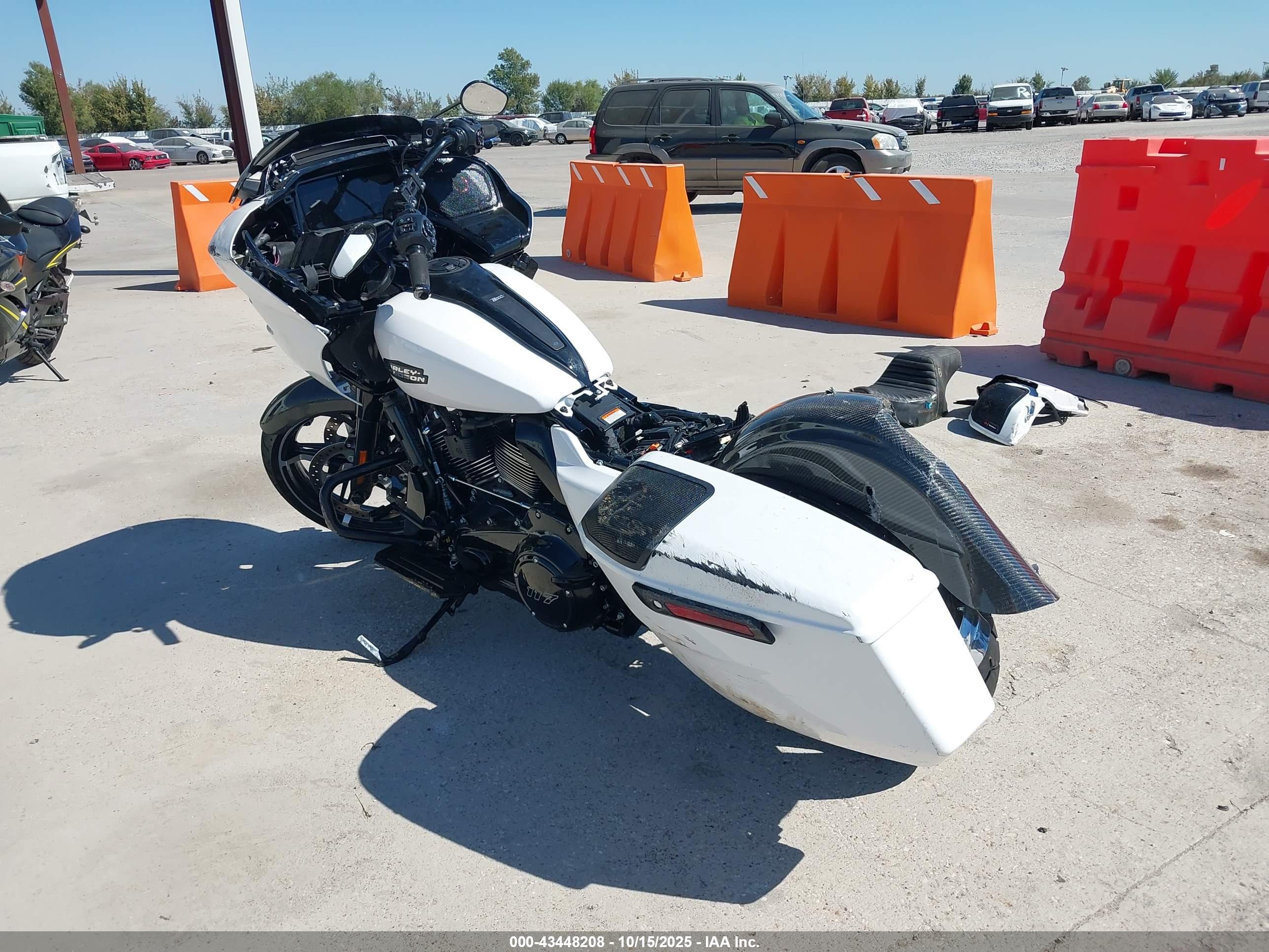 HARLEY-DAVIDSON FLTRX image 3