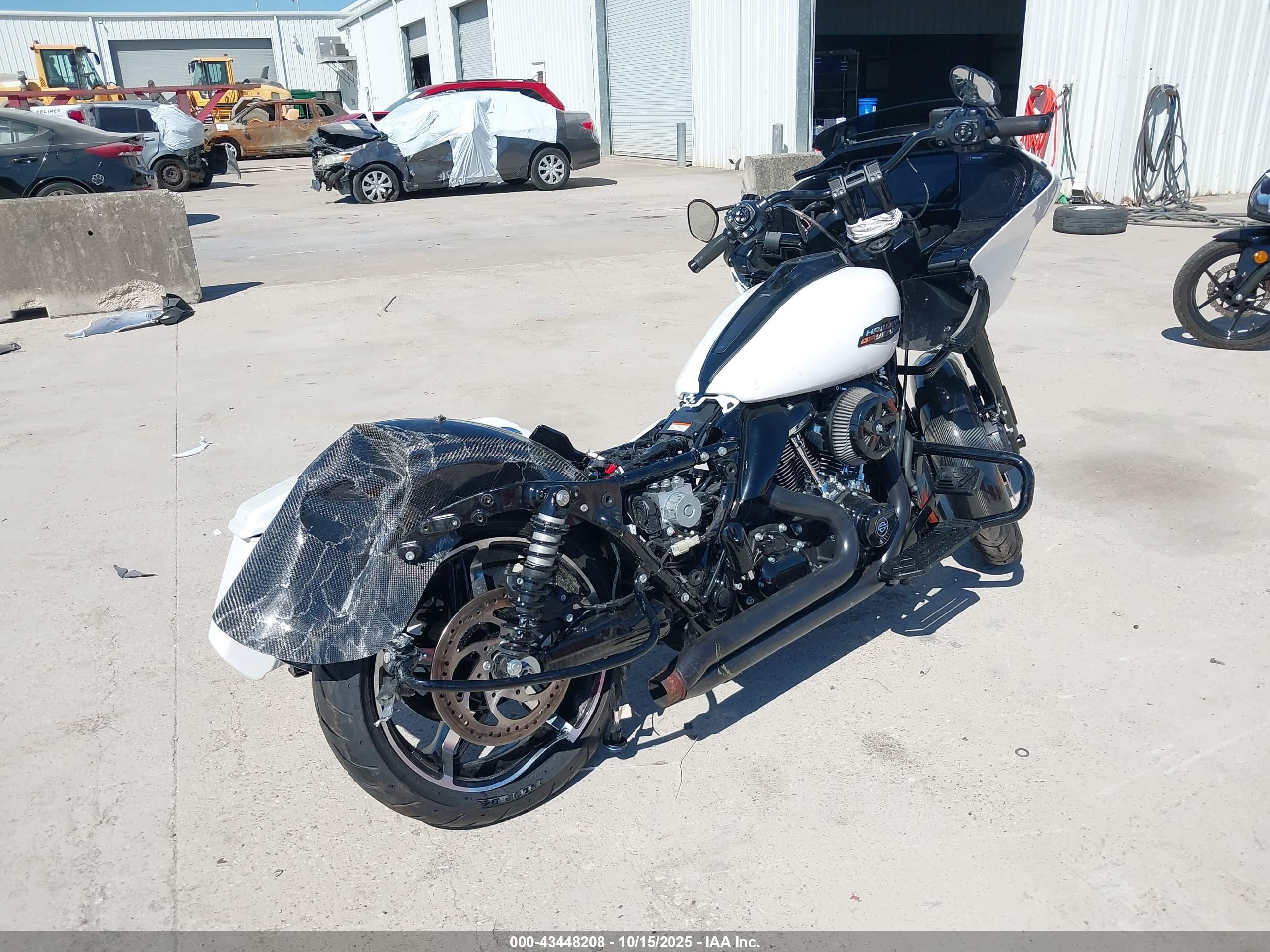 HARLEY-DAVIDSON FLTRX image 4