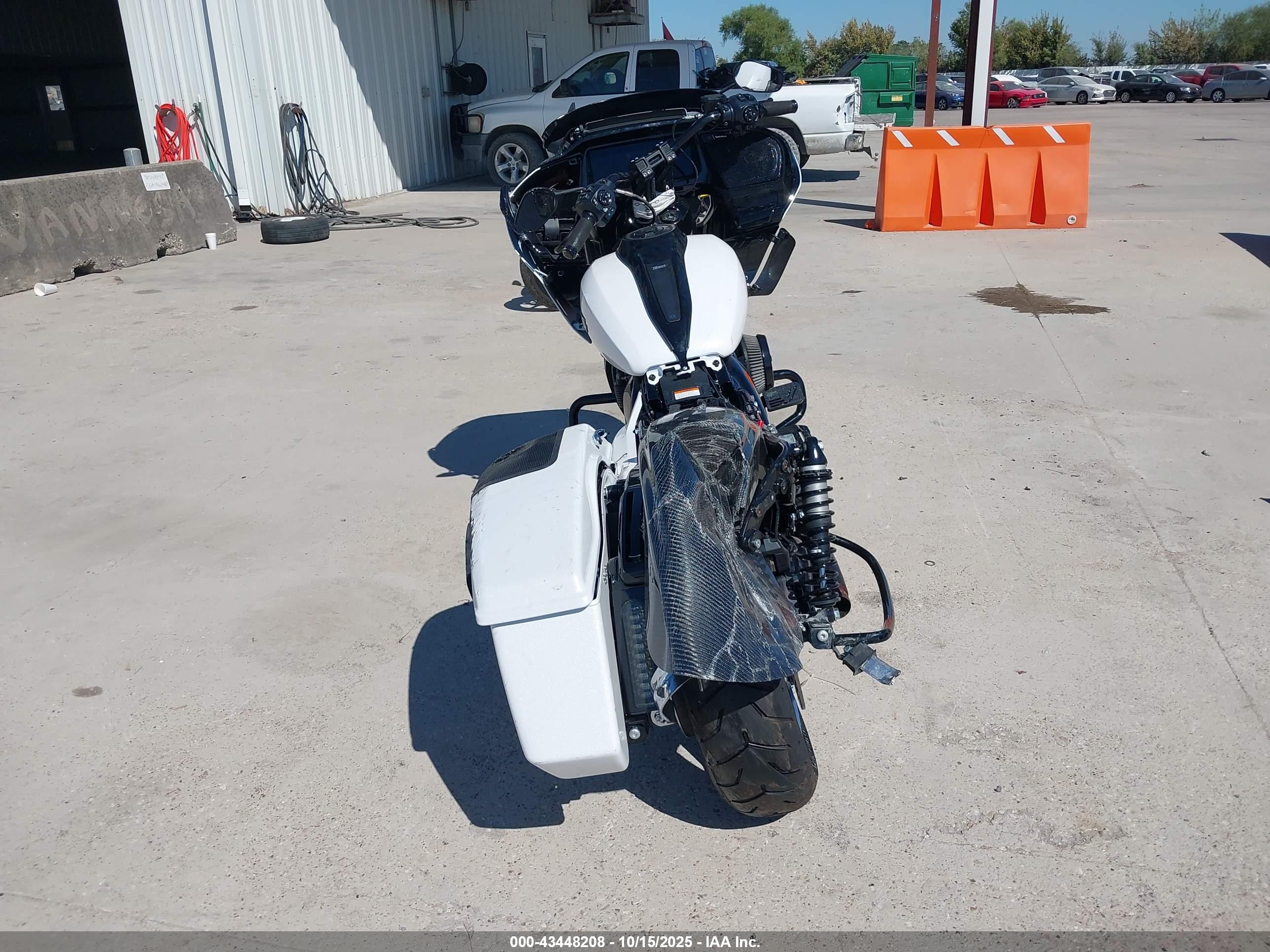HARLEY-DAVIDSON FLTRX image 6