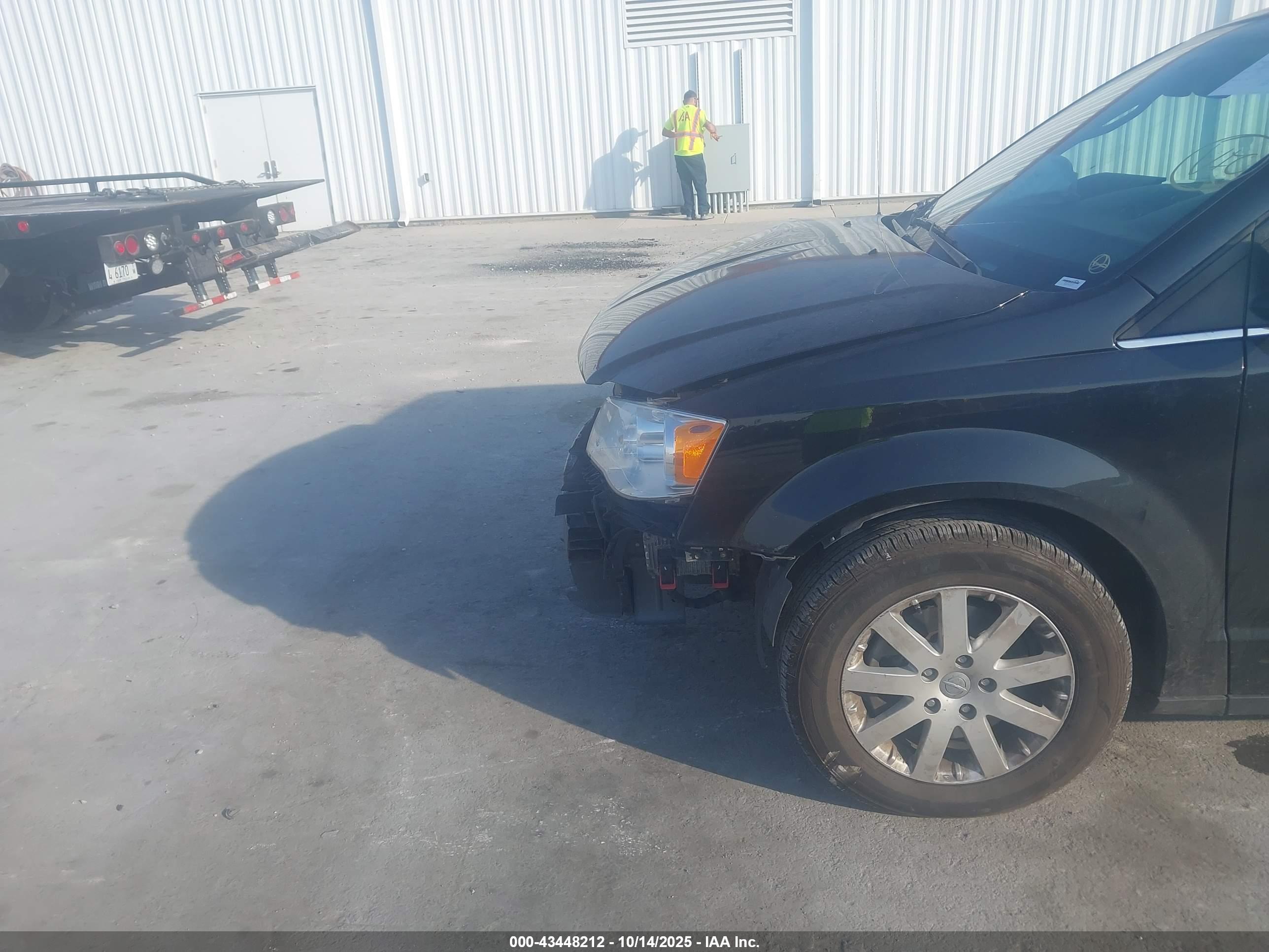 CHRYSLER TOWN image 6