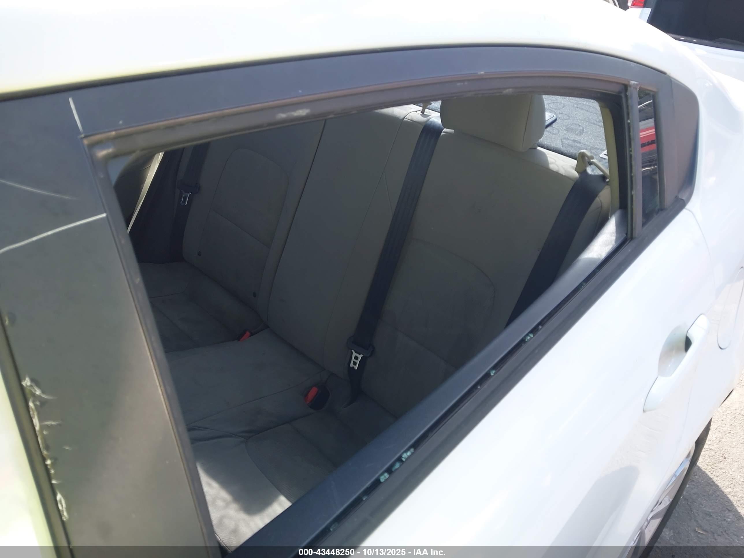 KIA RIO image 6