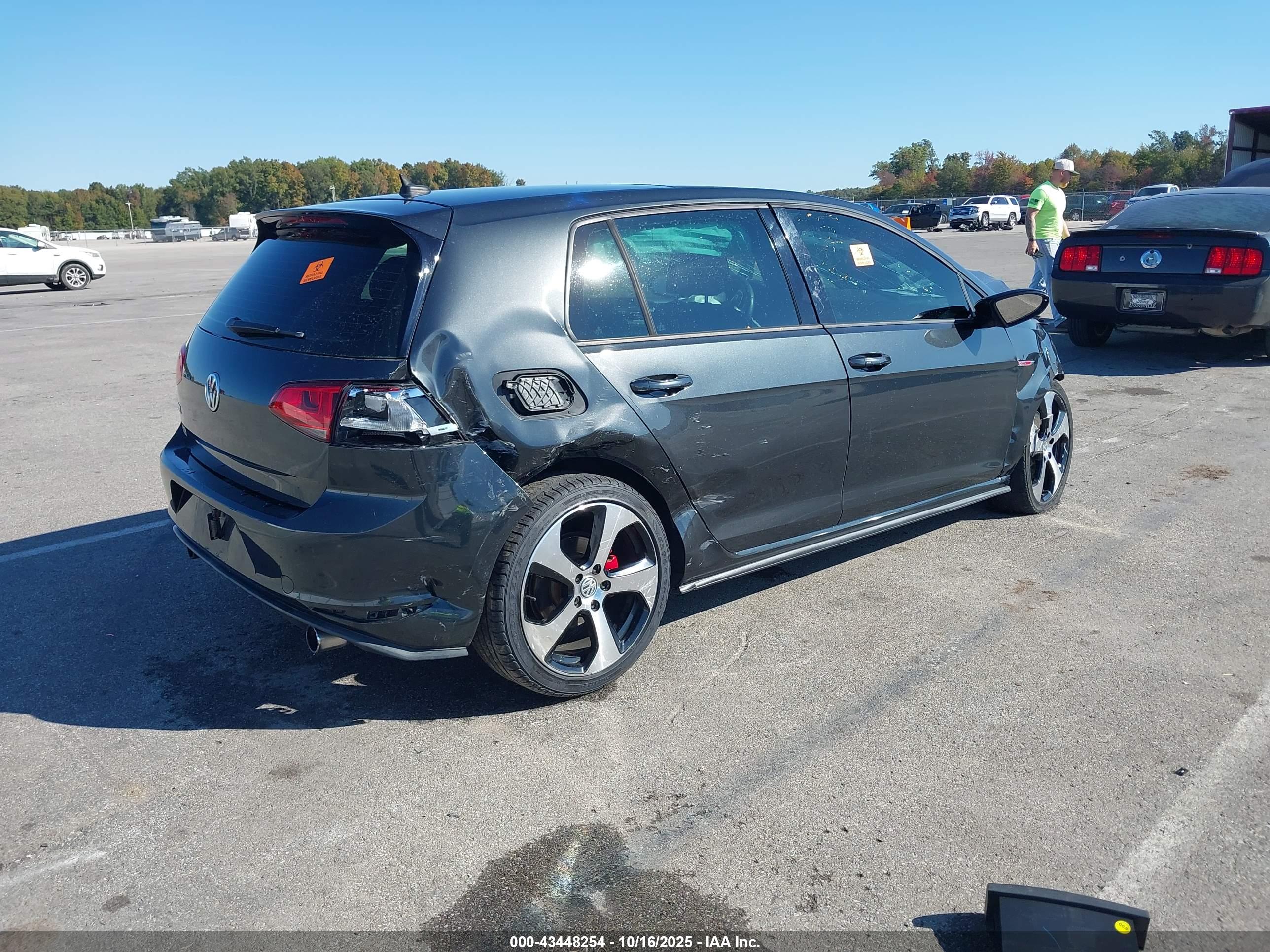 VOLKSWAGEN GOLF image 4