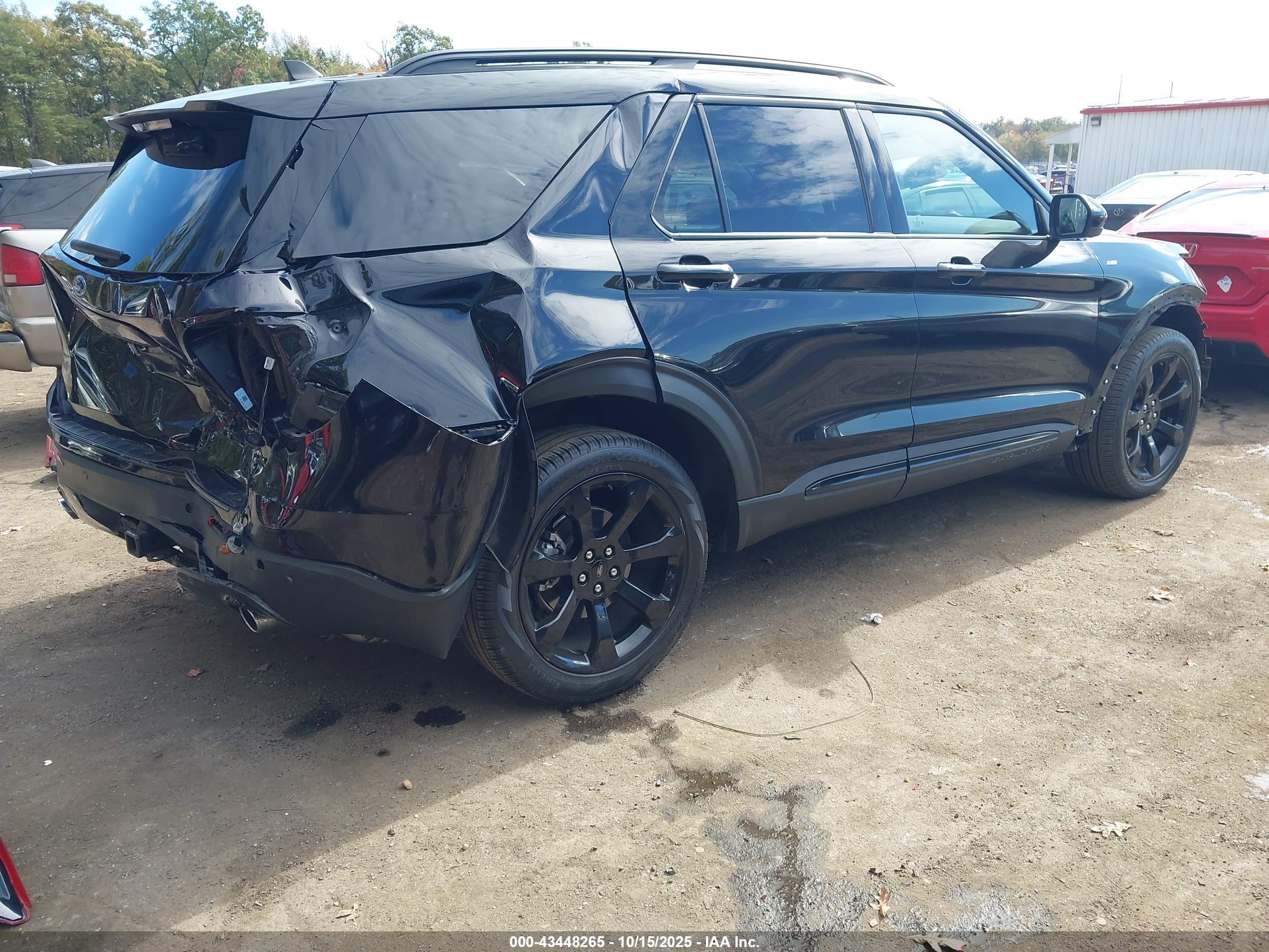FORD EXPLORER image 4