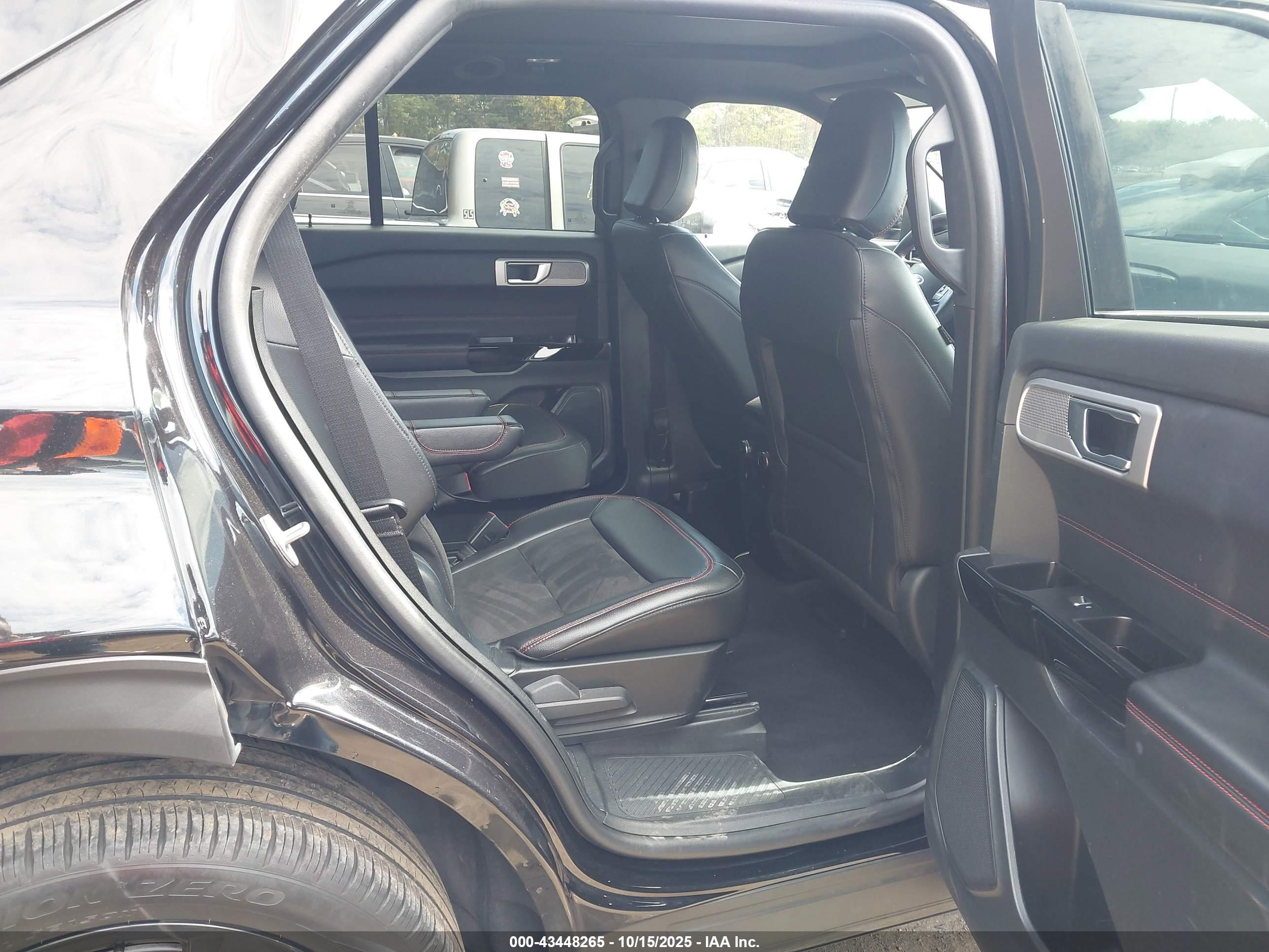 FORD EXPLORER image 8