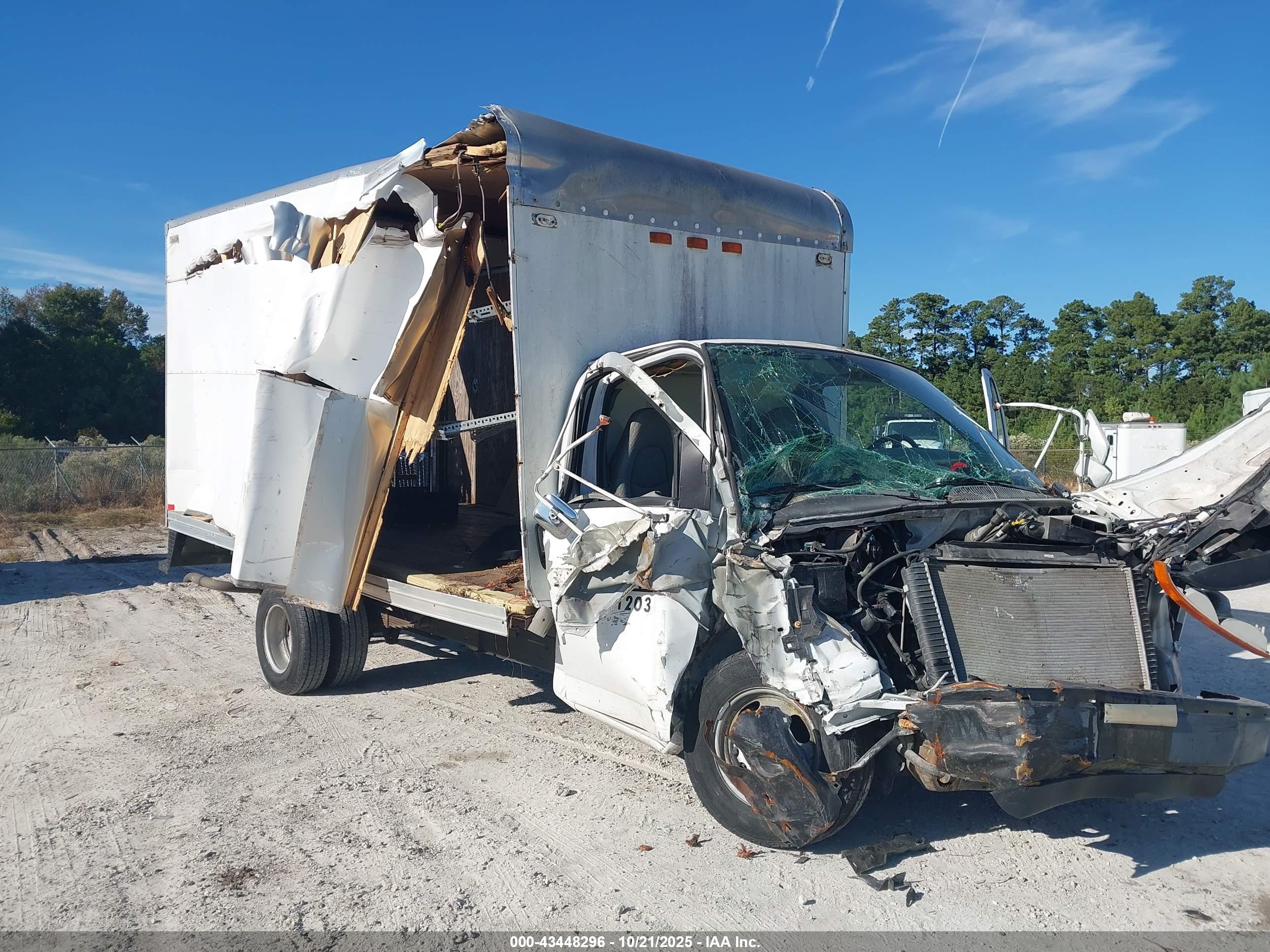 CHEVROLET EXPRESS image 6