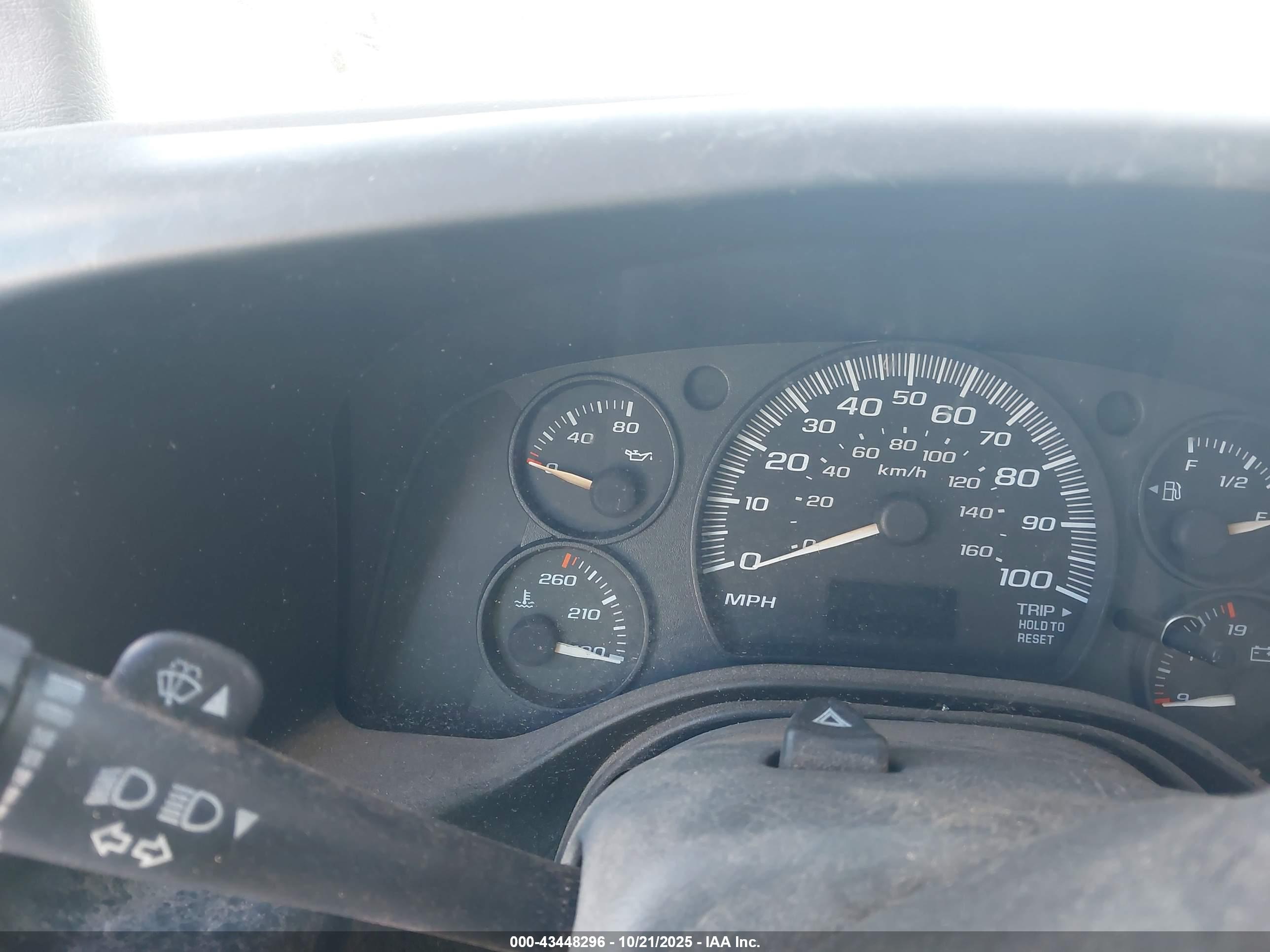 CHEVROLET EXPRESS image 7