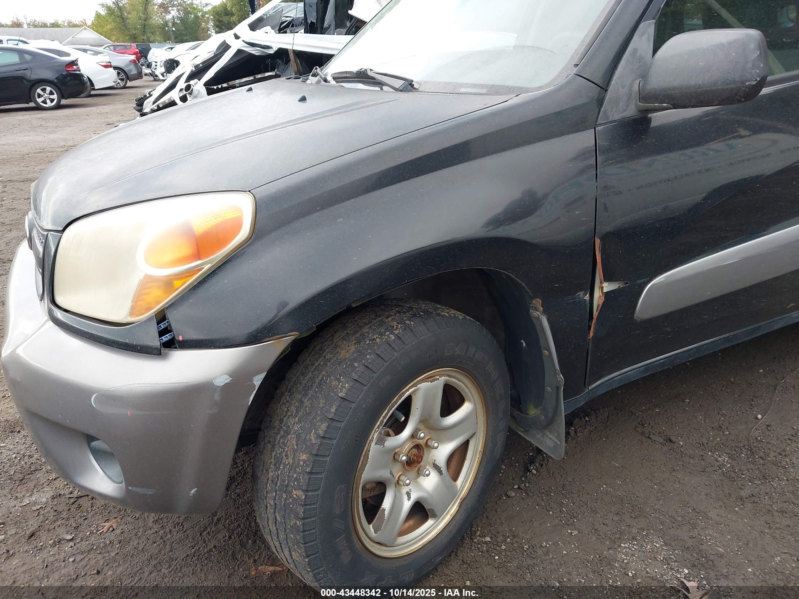 TOYOTA RAV4 image 6