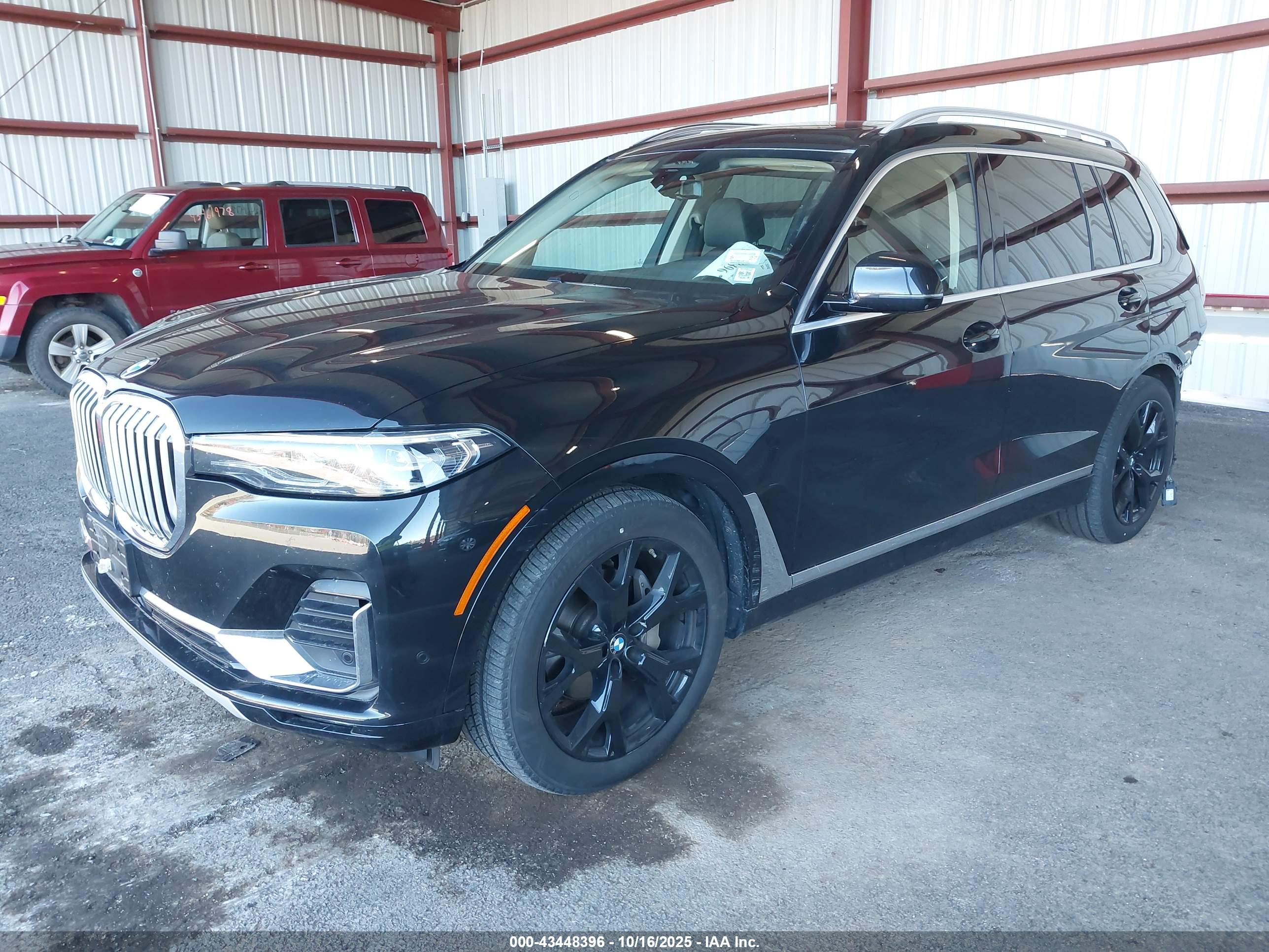 BMW X7 image 2