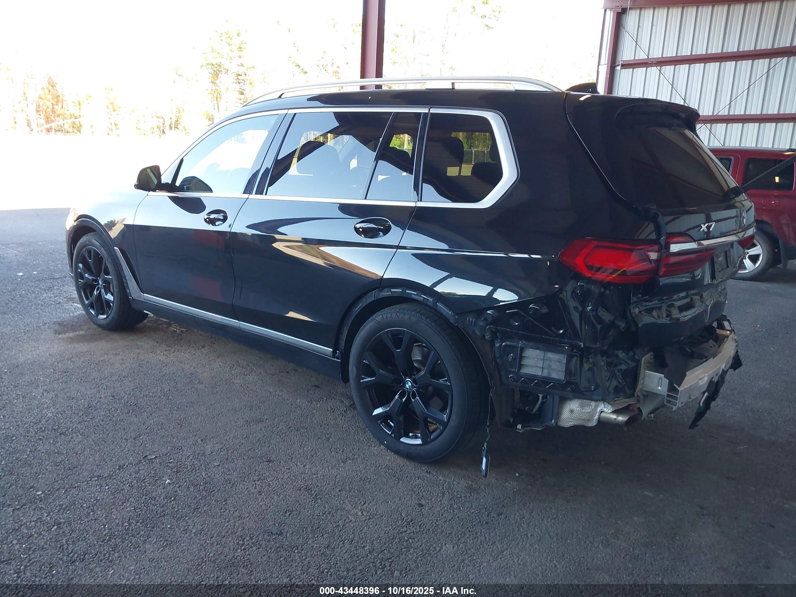 BMW X7 image 3