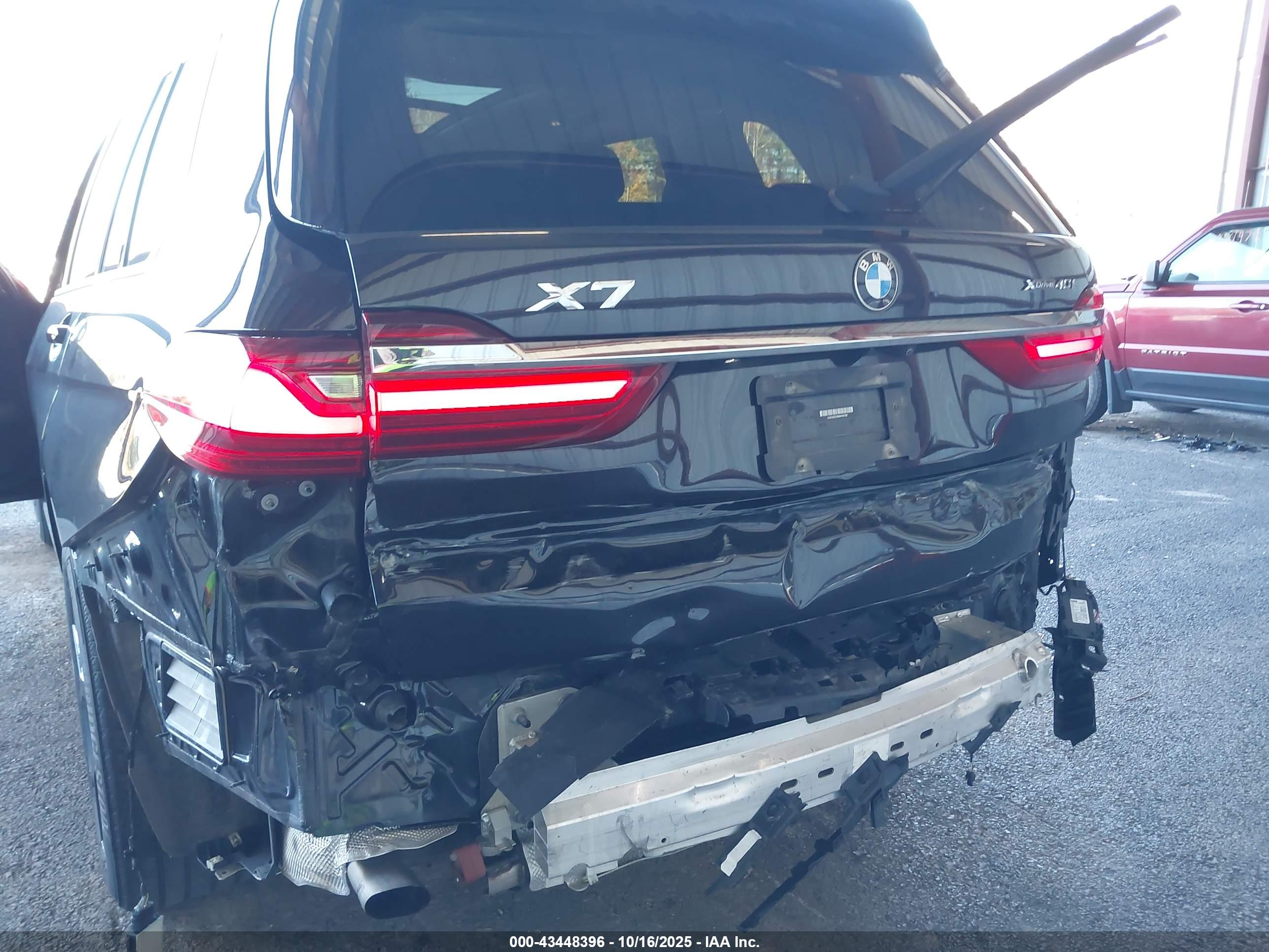 BMW X7 image 6