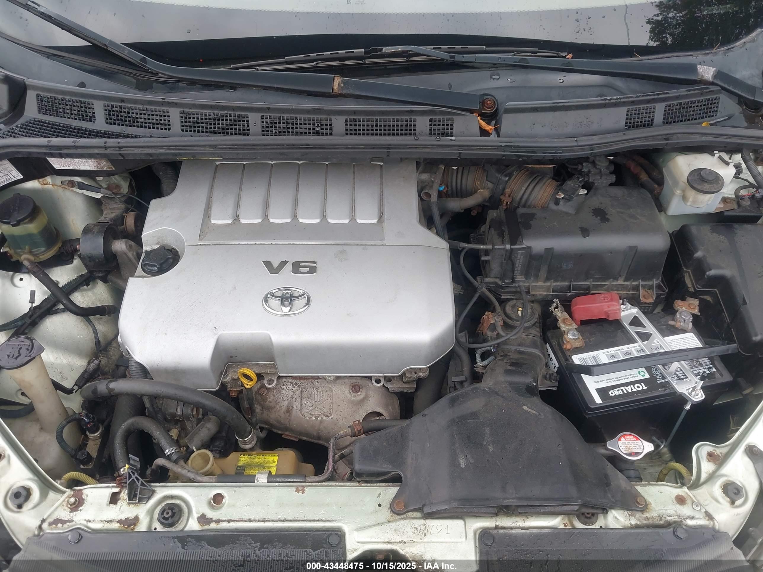 TOYOTA SIENNA image 10