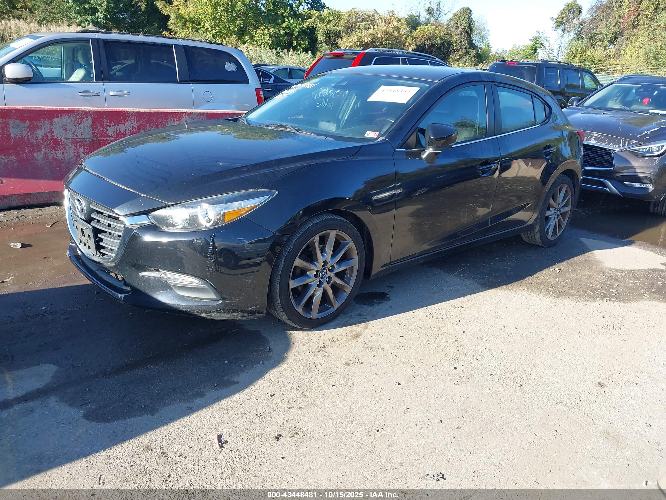 MAZDA MAZDA3 image 2