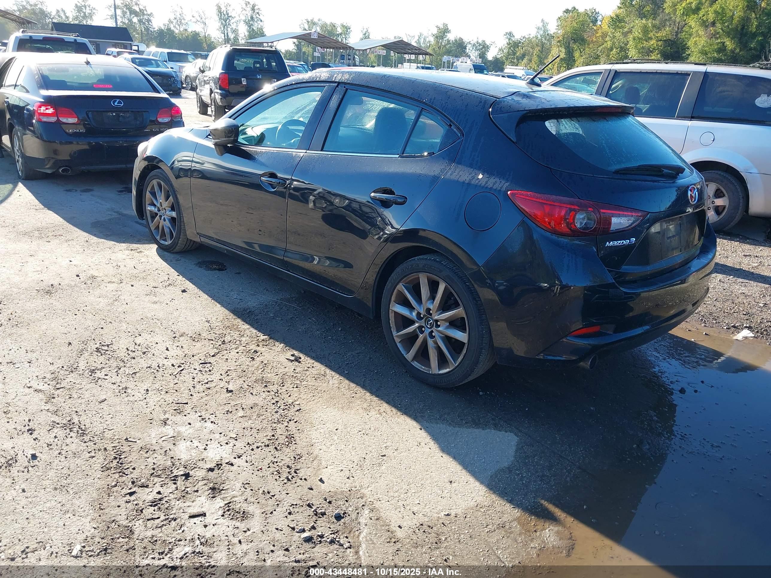 MAZDA MAZDA3 image 3