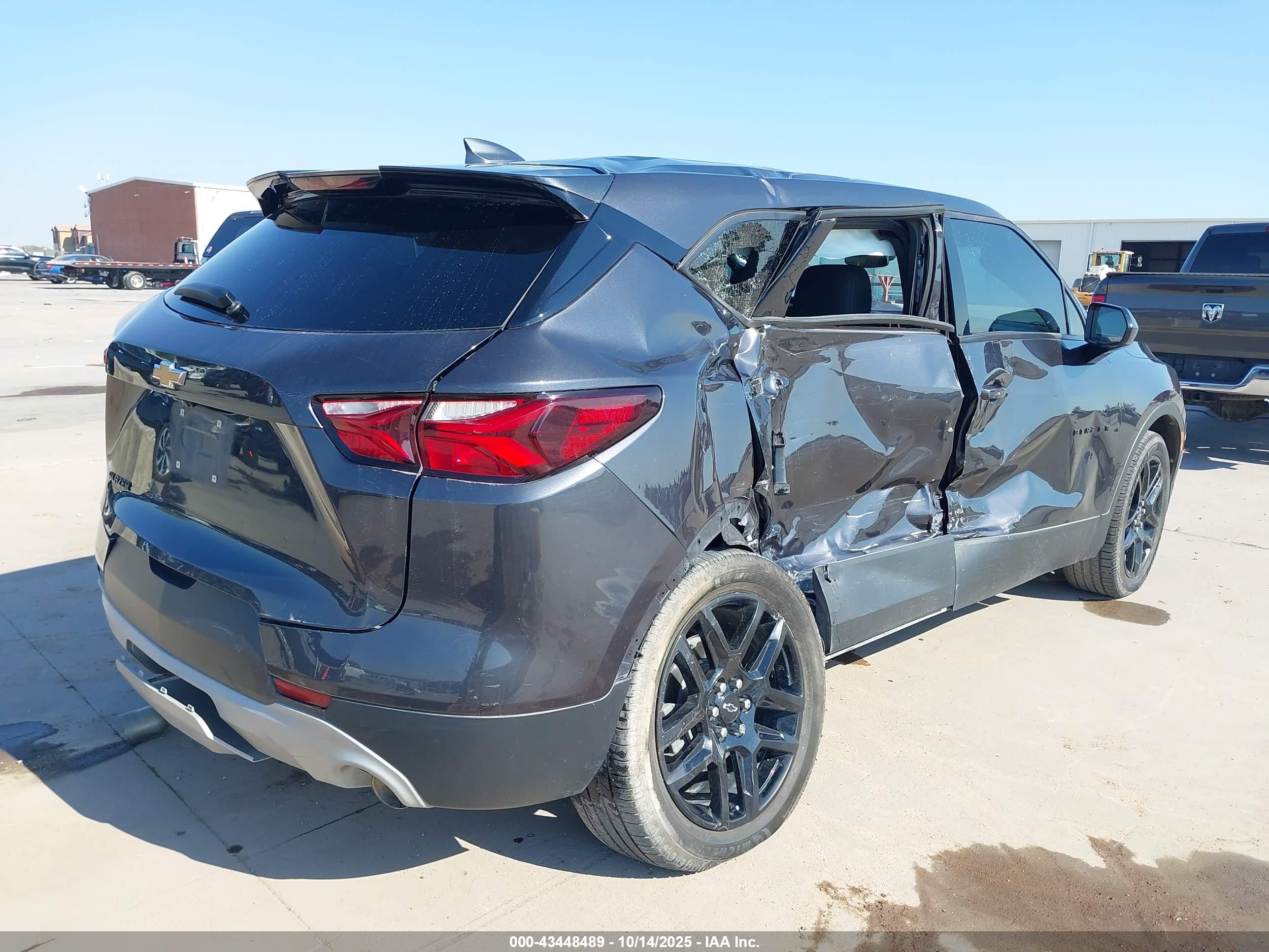 CHEVROLET BLAZER image 4