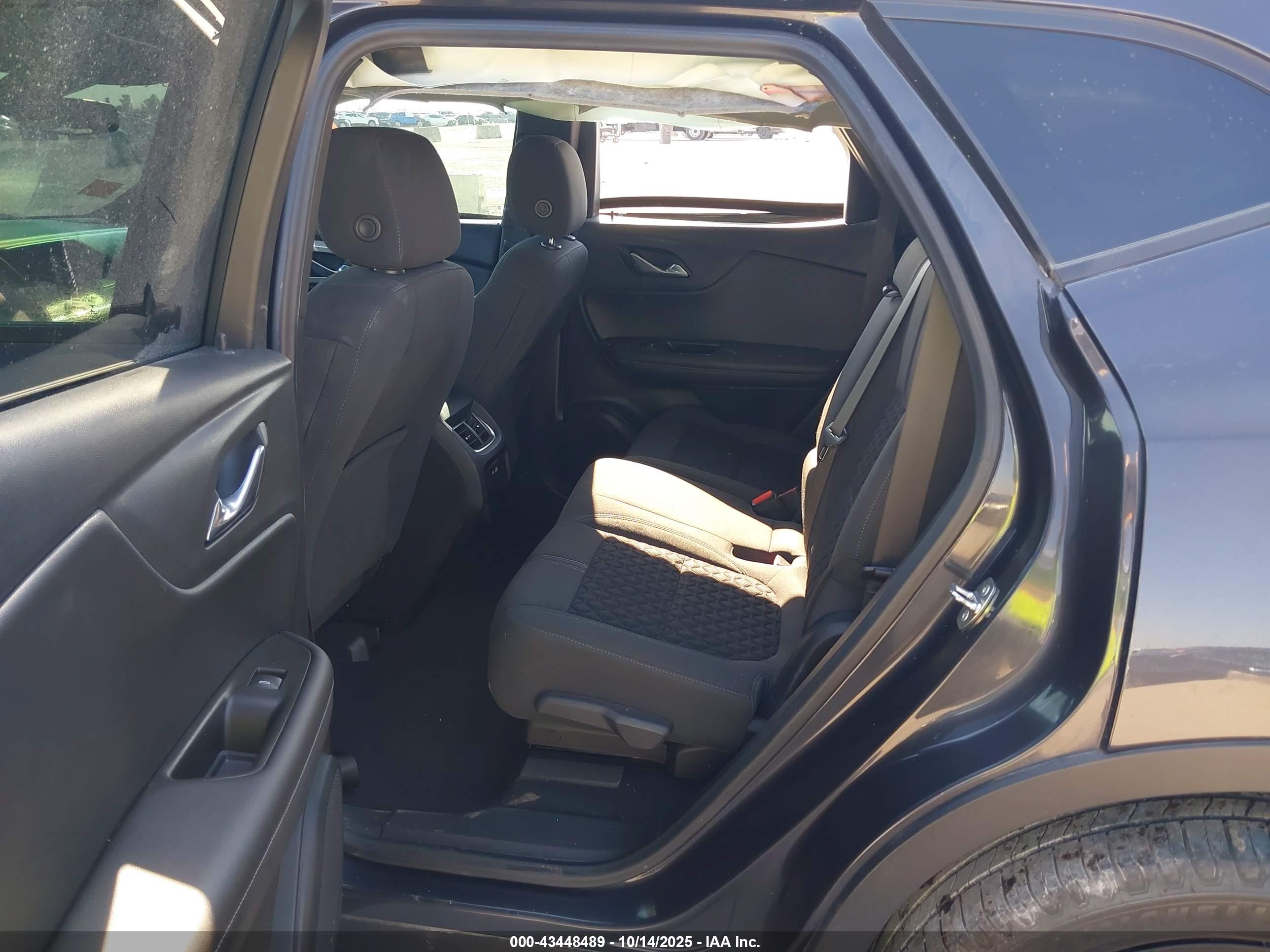 CHEVROLET BLAZER image 8