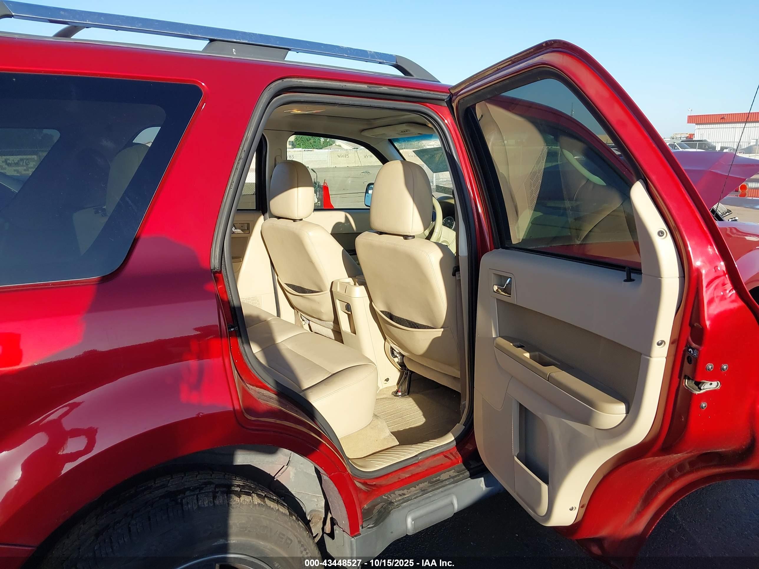 FORD ESCAPE image 8