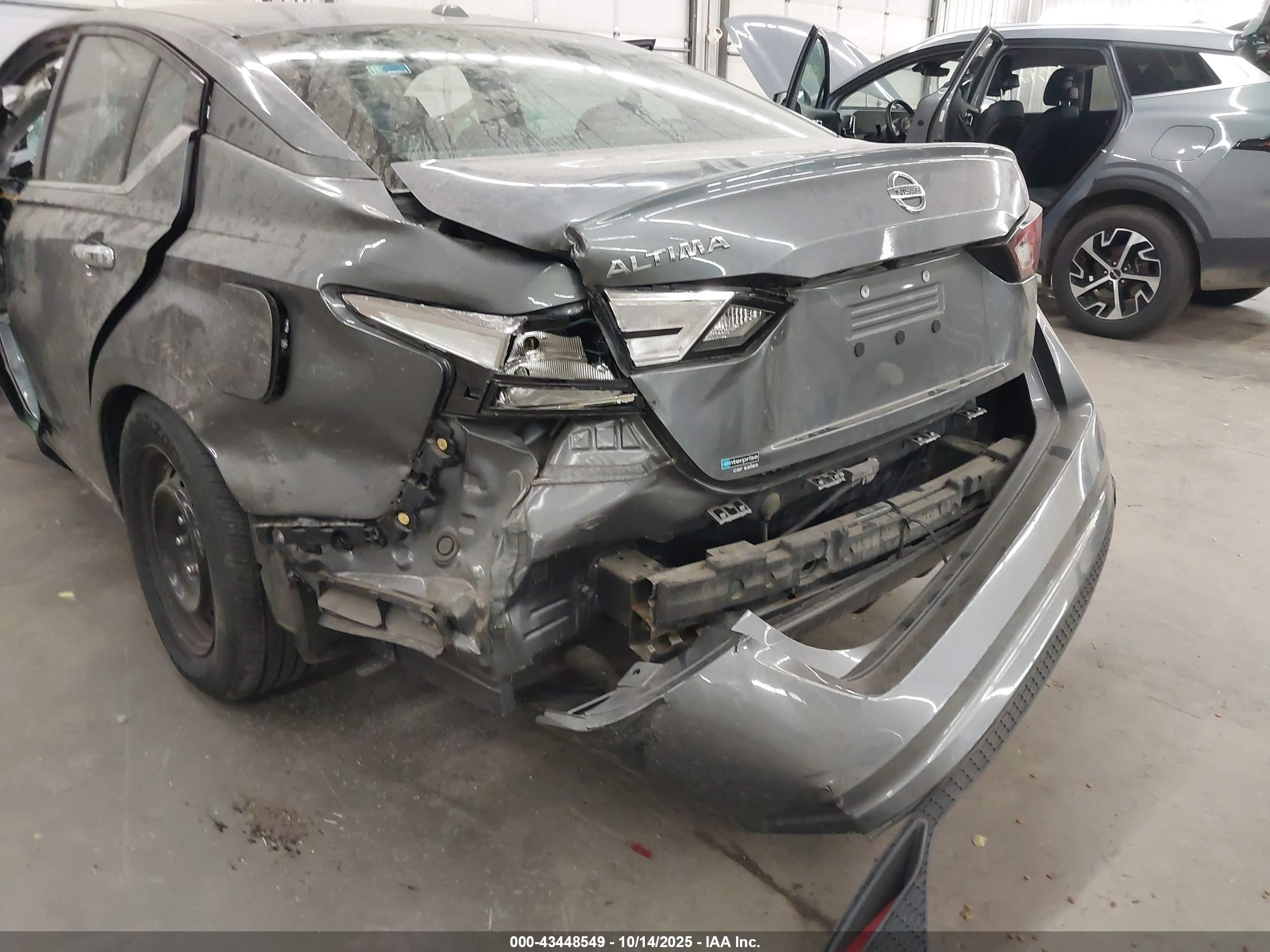 NISSAN ALTIMA image 6
