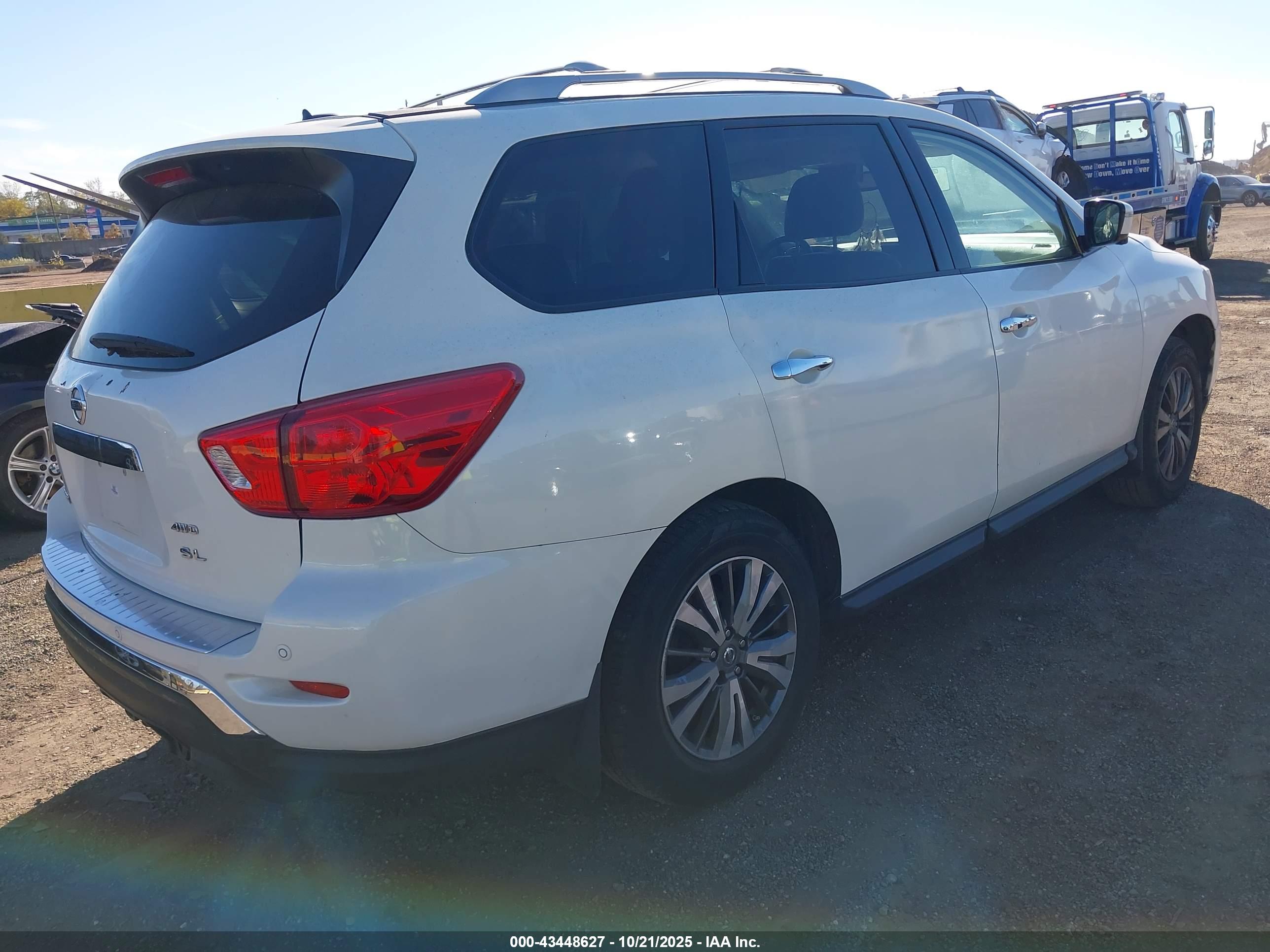 NISSAN PATHFINDER image 4