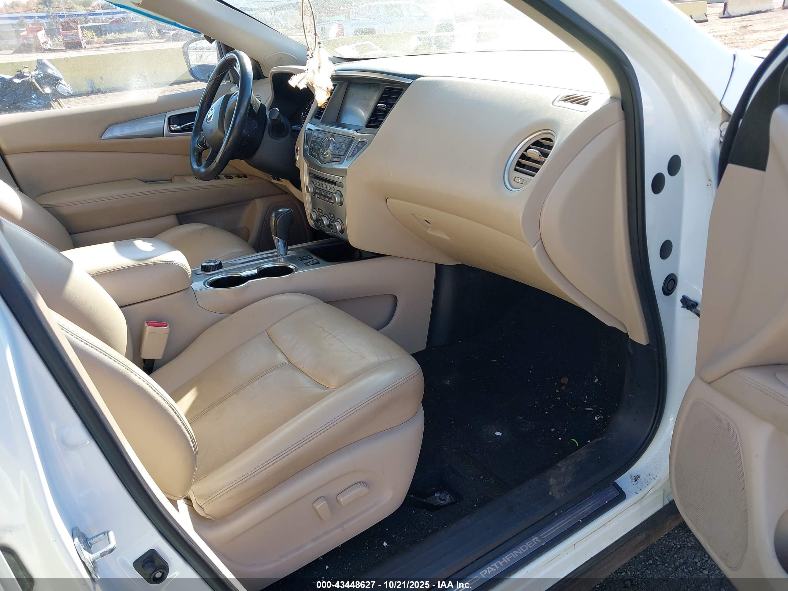 NISSAN PATHFINDER image 5